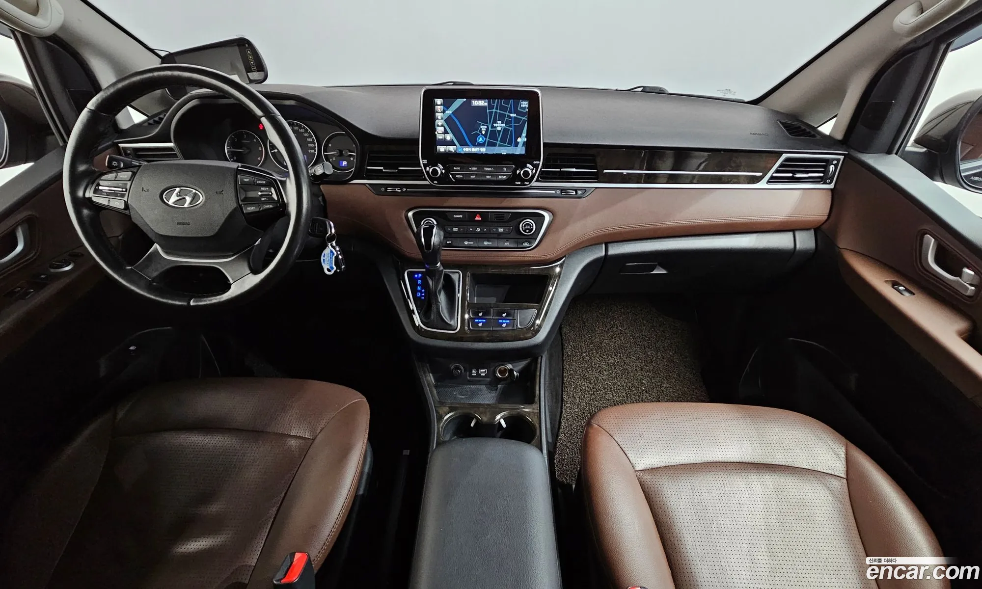 Hyundai Grand Starex 2018 — 18