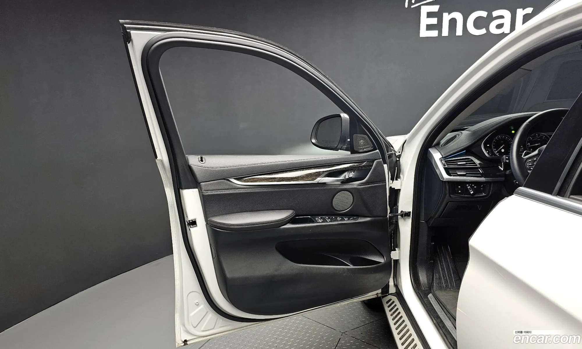 BMW X6 2018 WBAKV2101J0Z82849 — 25