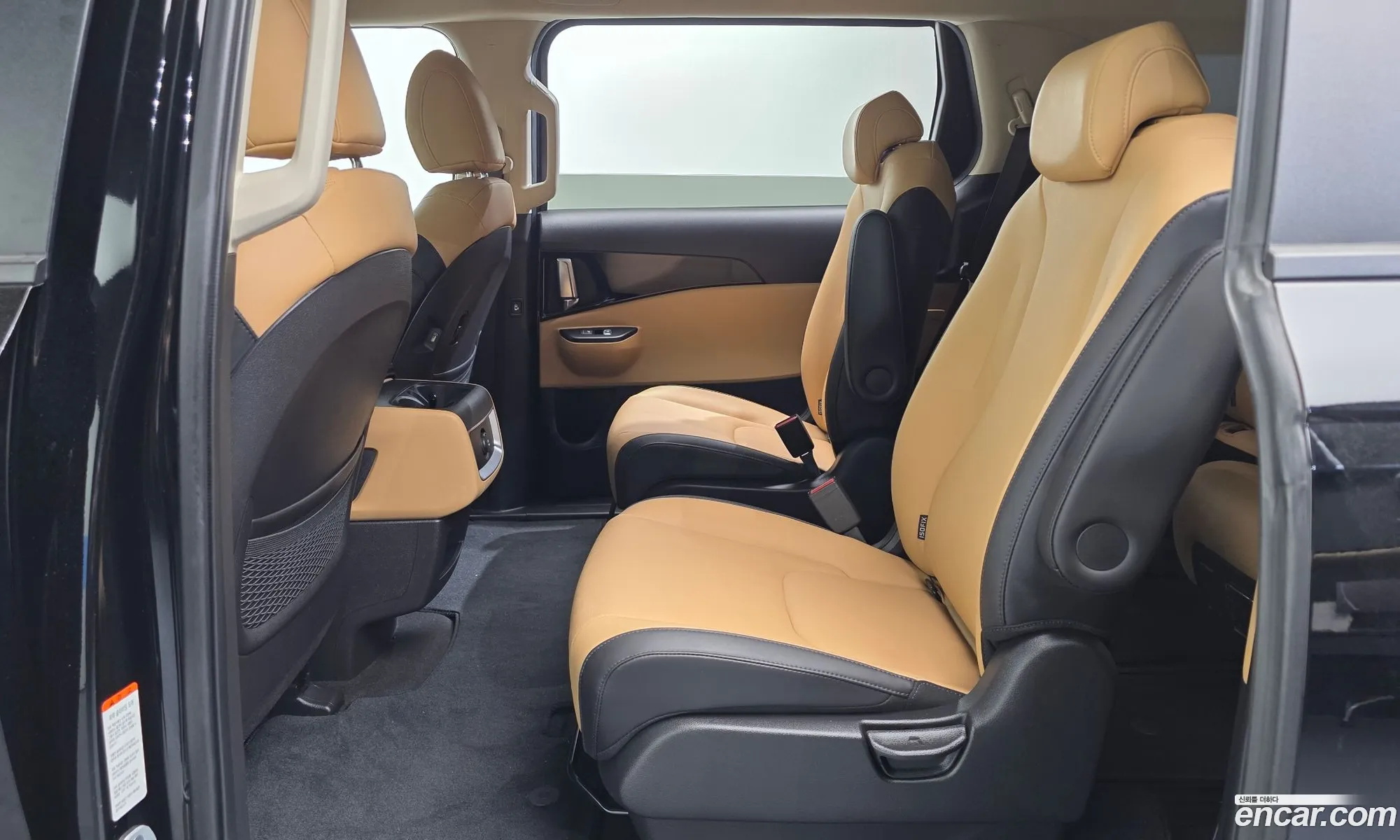 Kia Carnival 2022 — 17