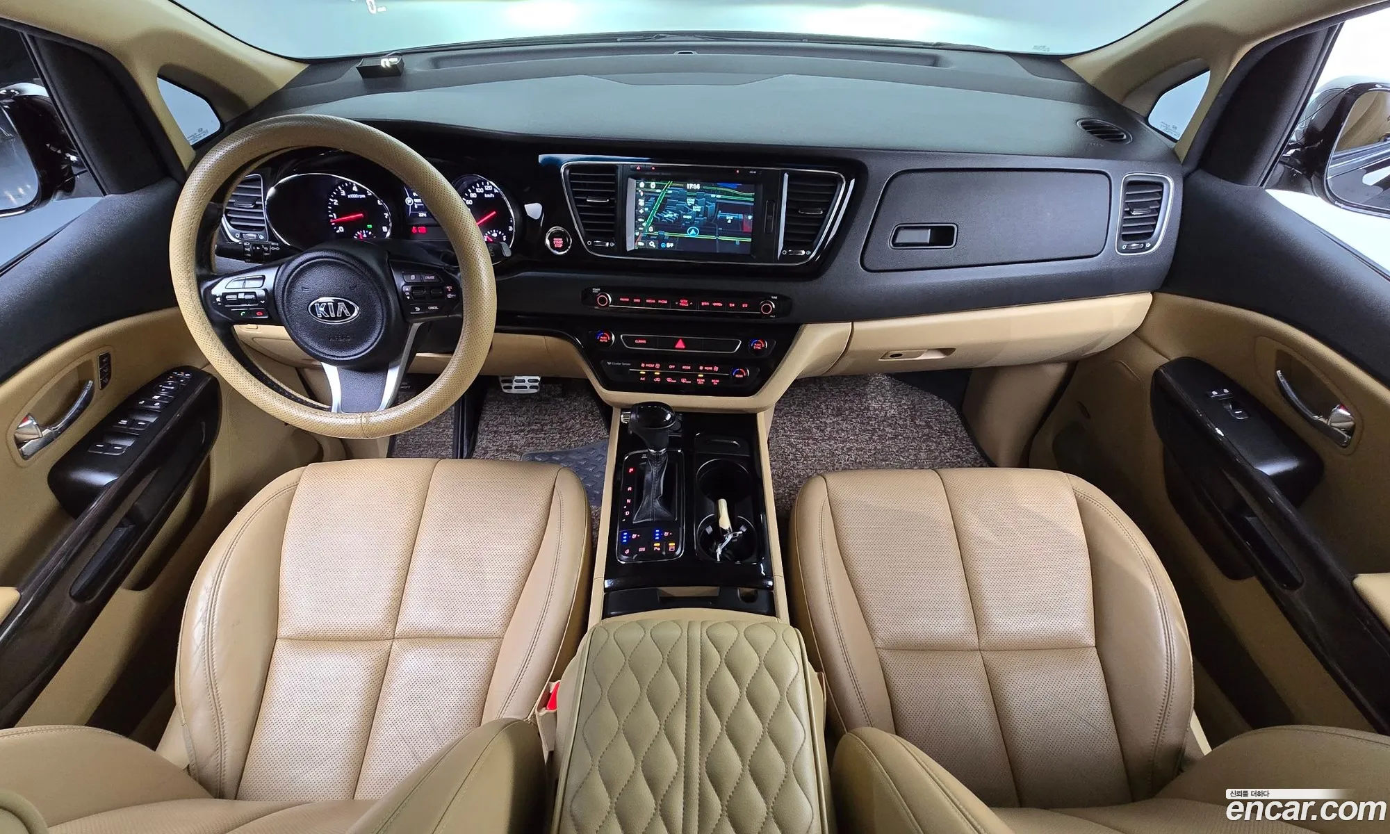 Kia Carnival 2015 — 17