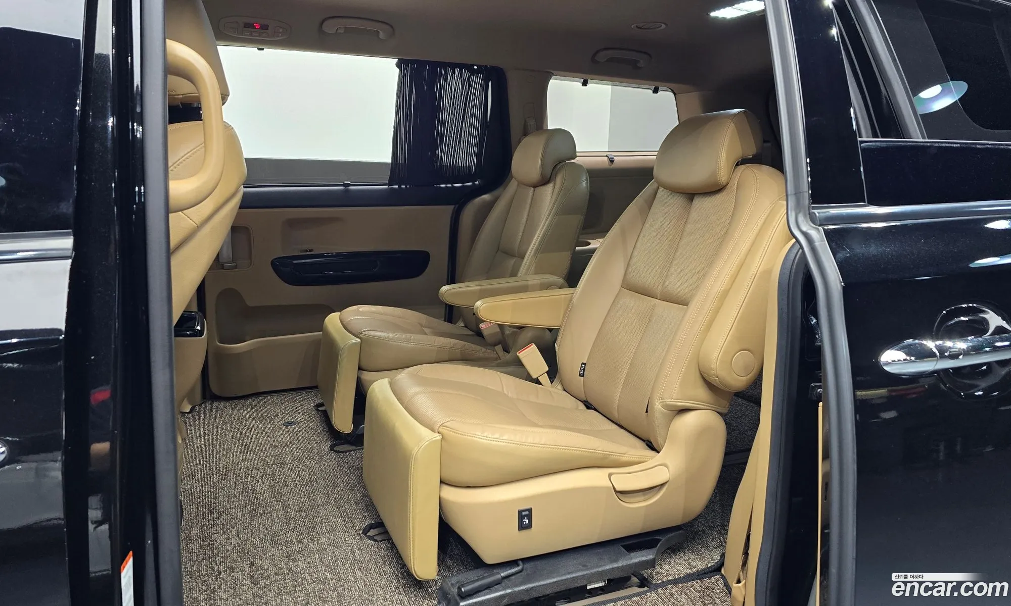 Kia Carnival 2015 — 3
