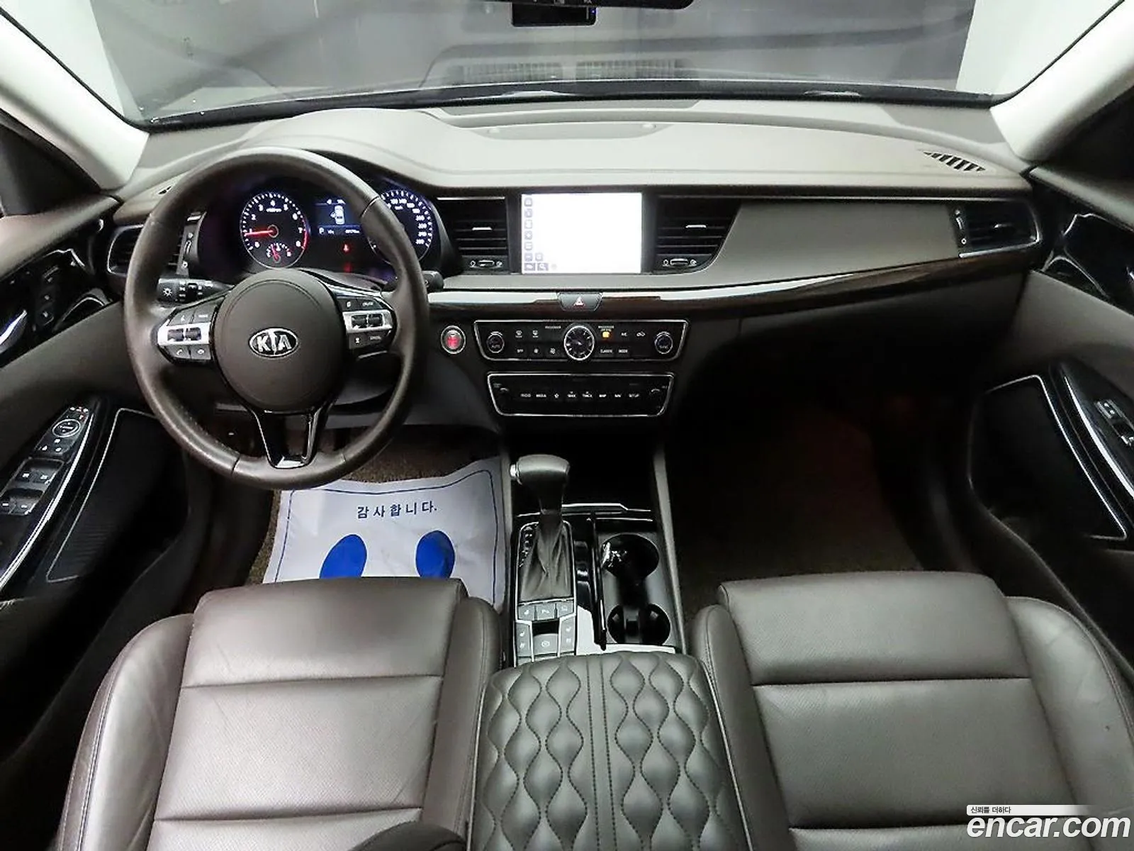 Kia K7 2019 — 17