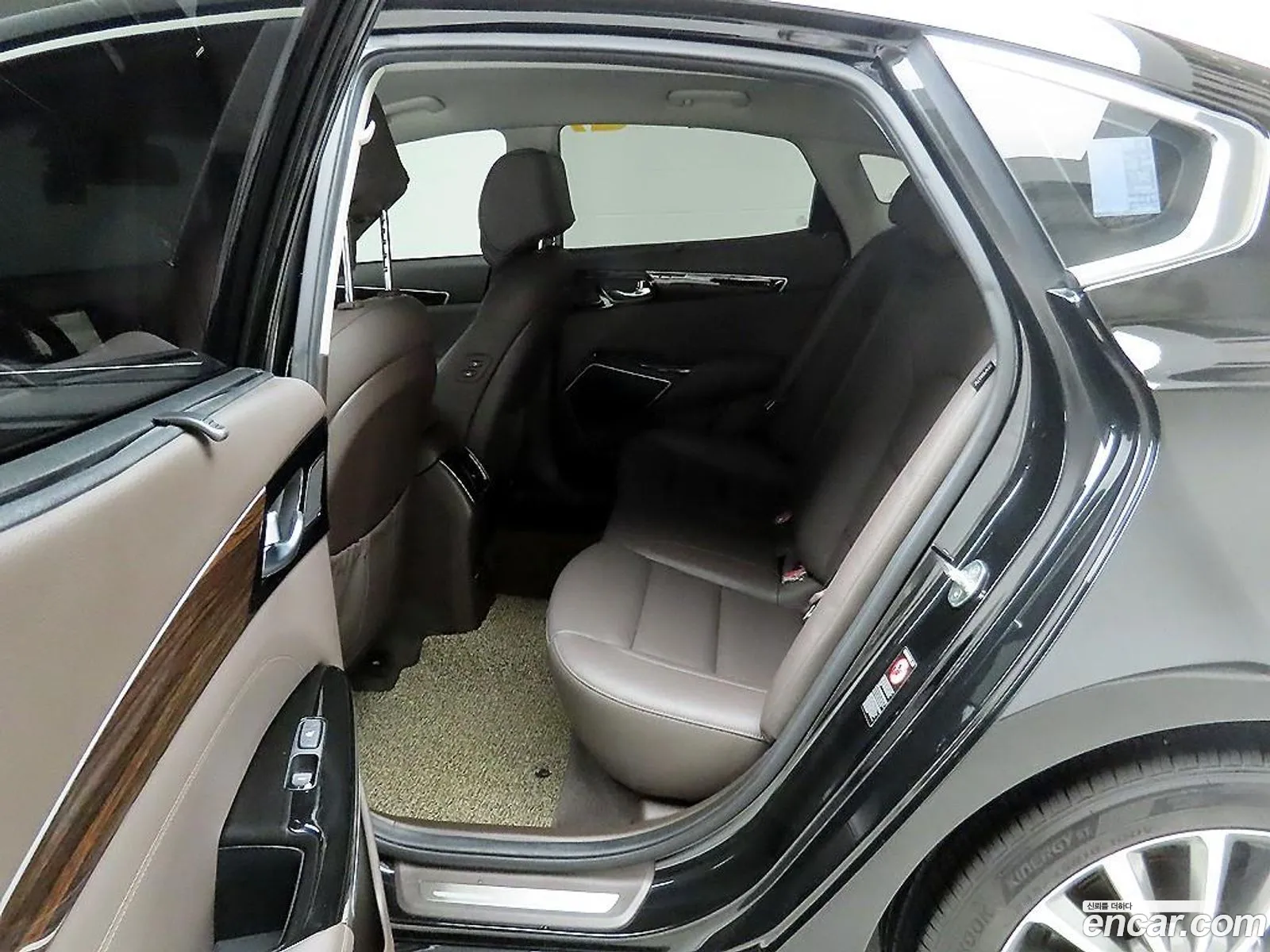 Kia K7 2019 — 7