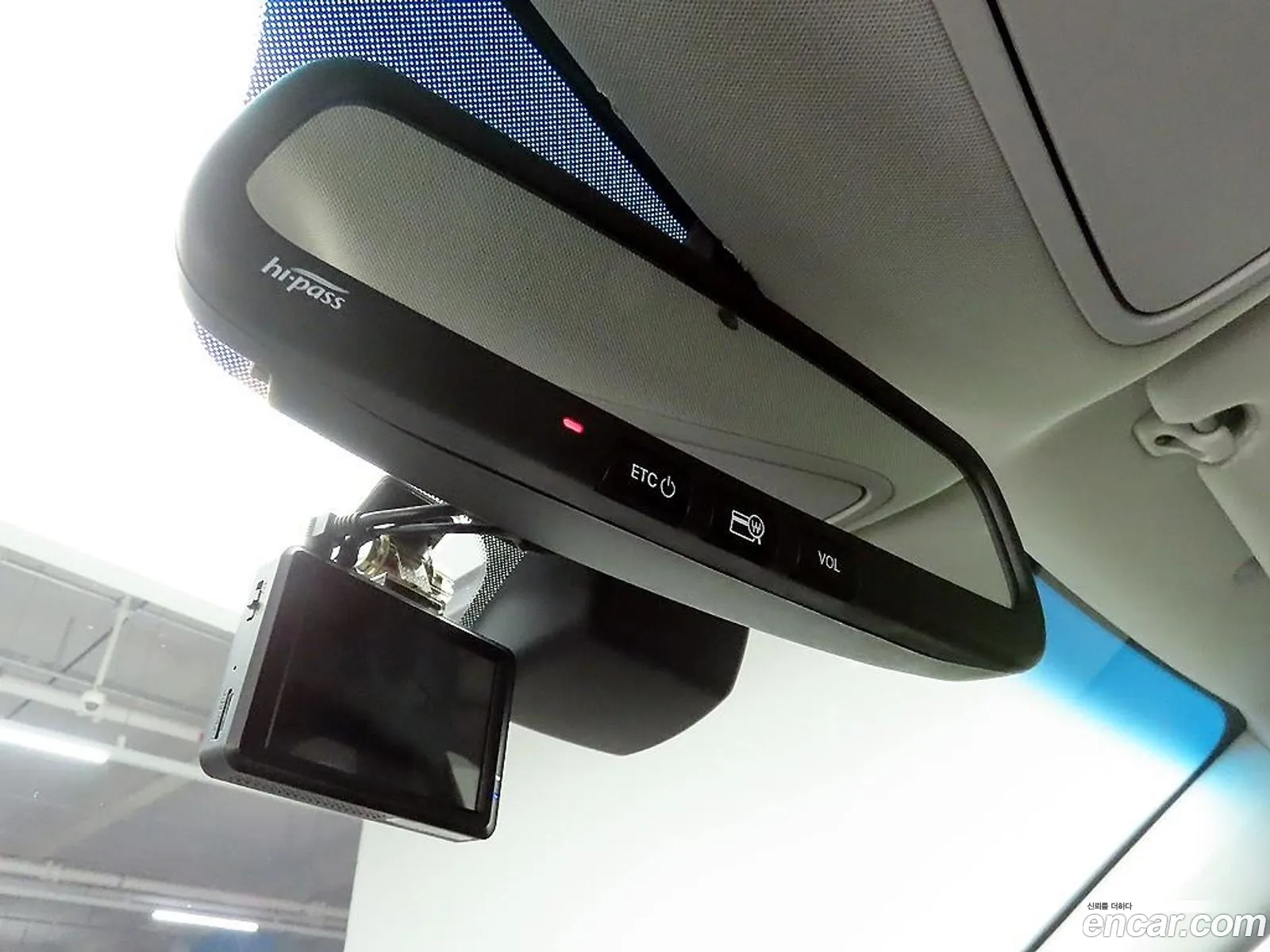 Kia K7 2019 — 18