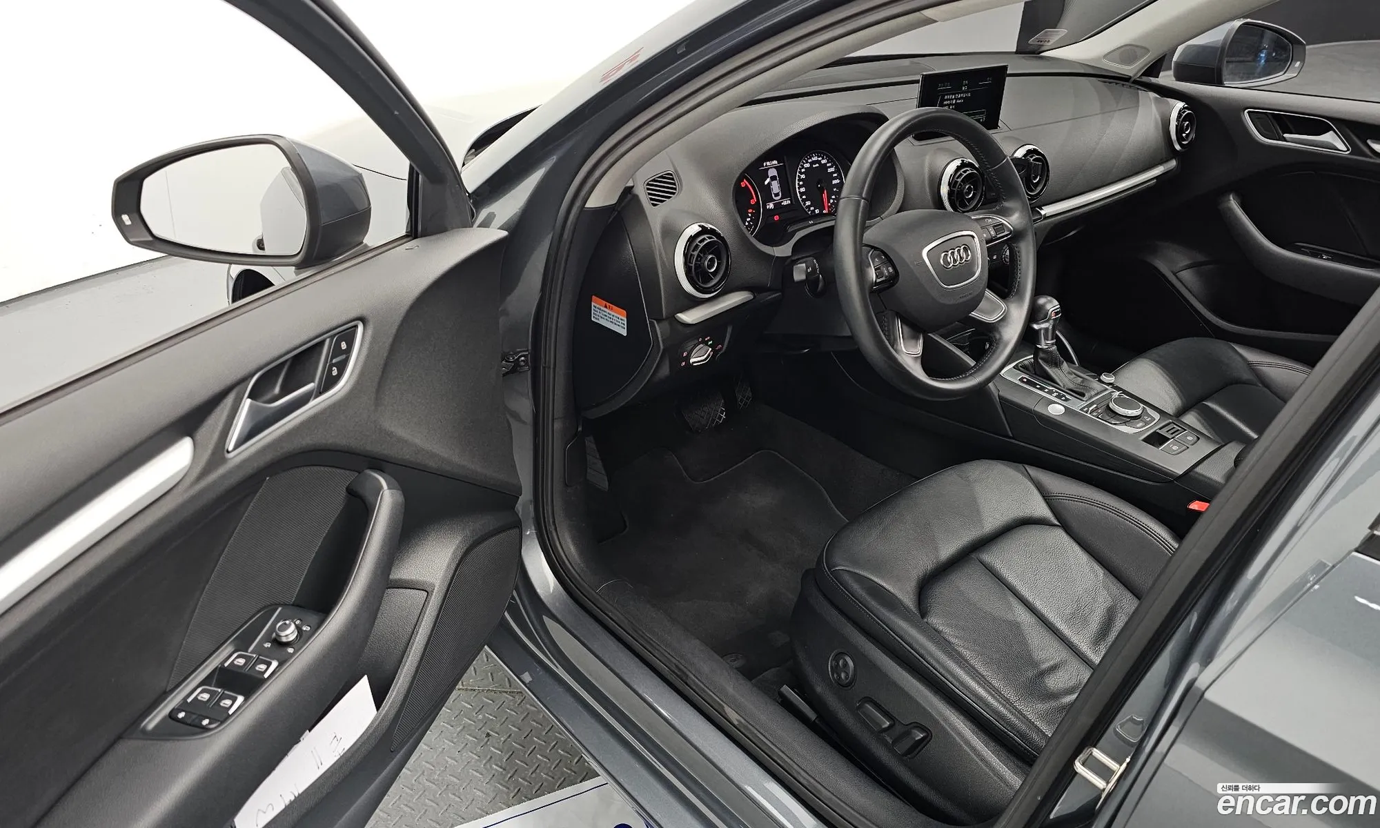 Audi A3 2015 WAUZZZ8V2F1141301 — 2