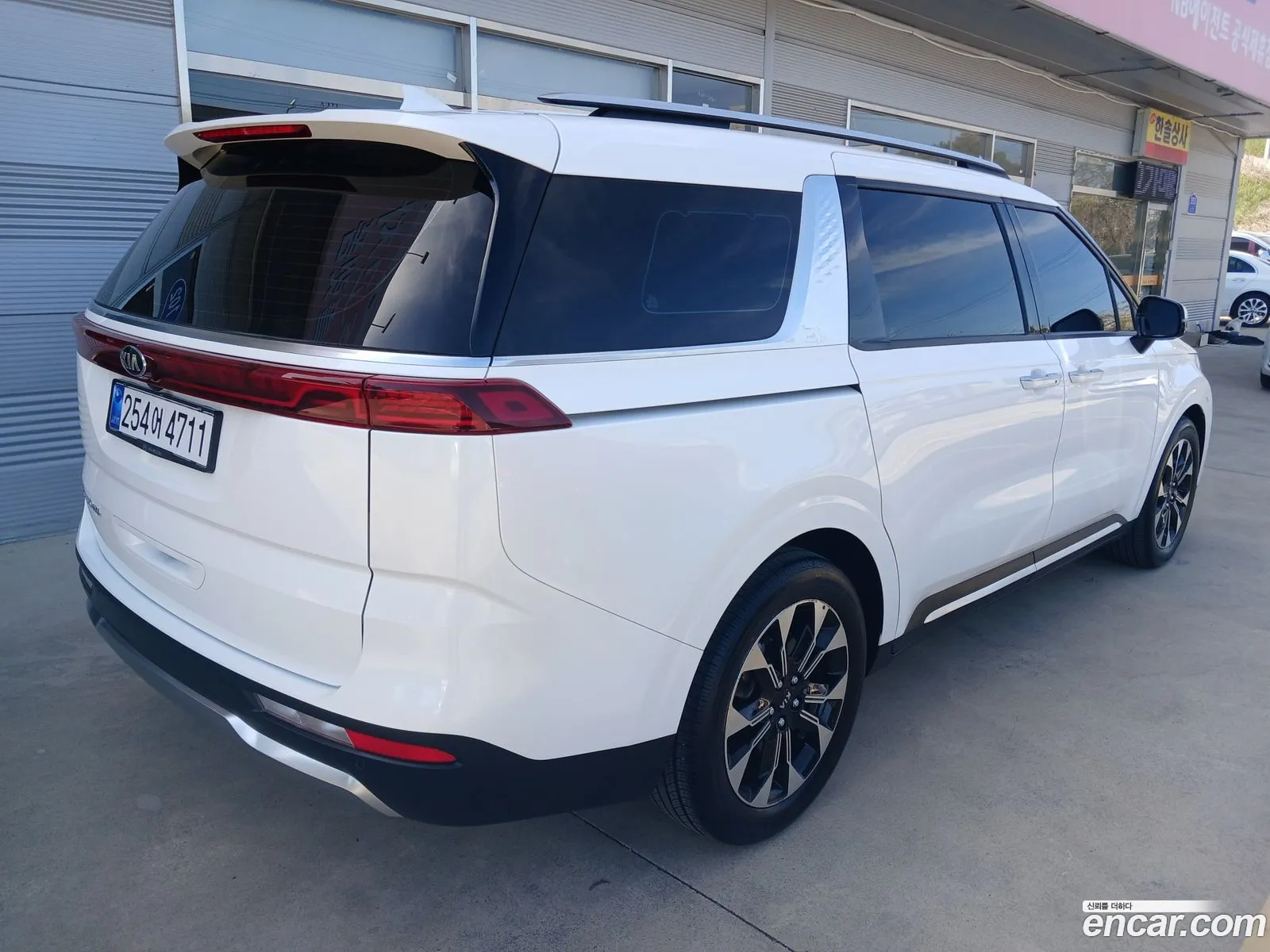 Kia Carnival 2021 — 5