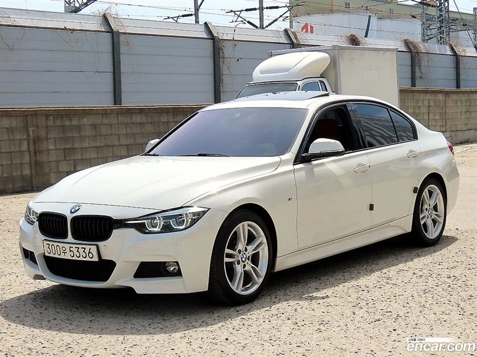 BMW 3 Series 2018 — 17