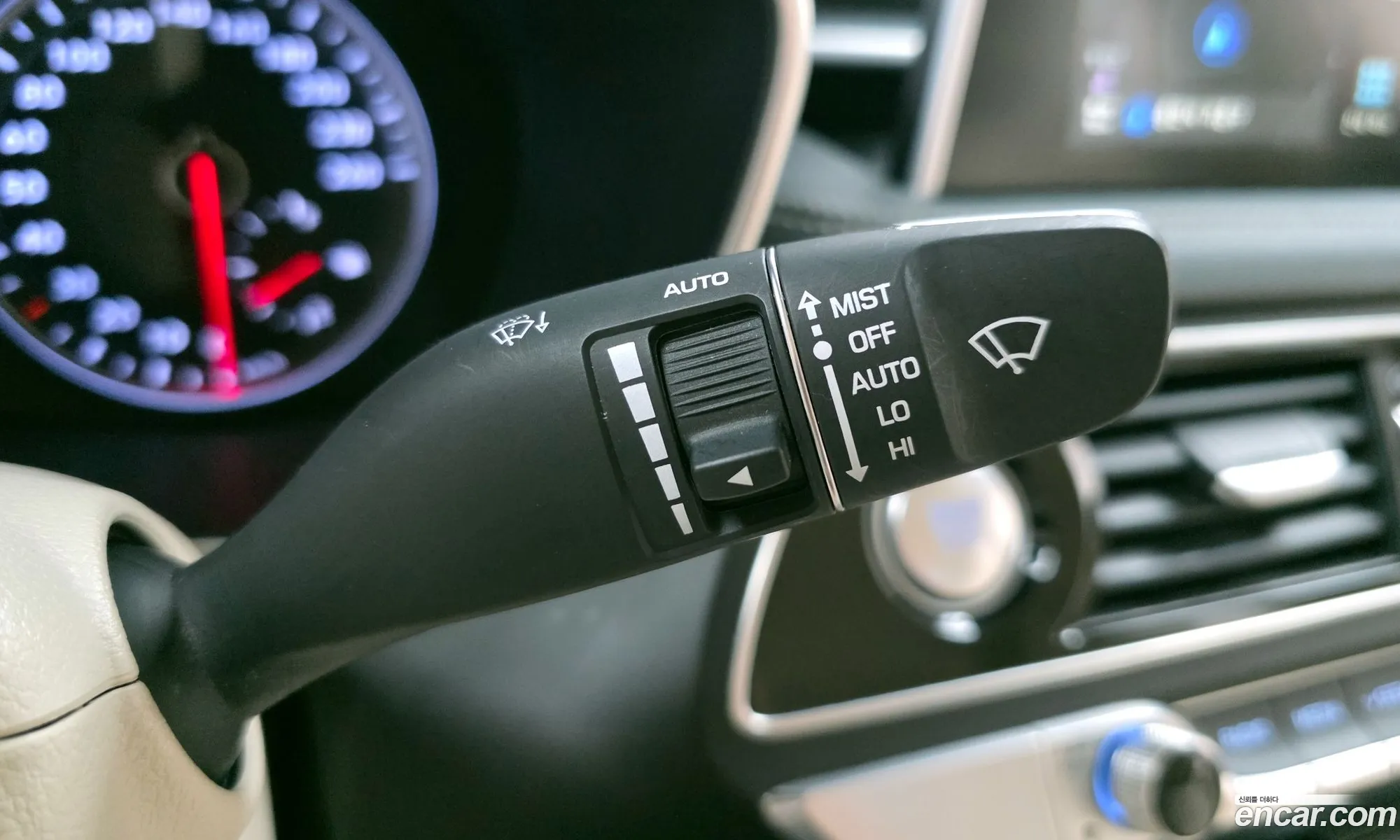 Genesis G70 2019 — 21