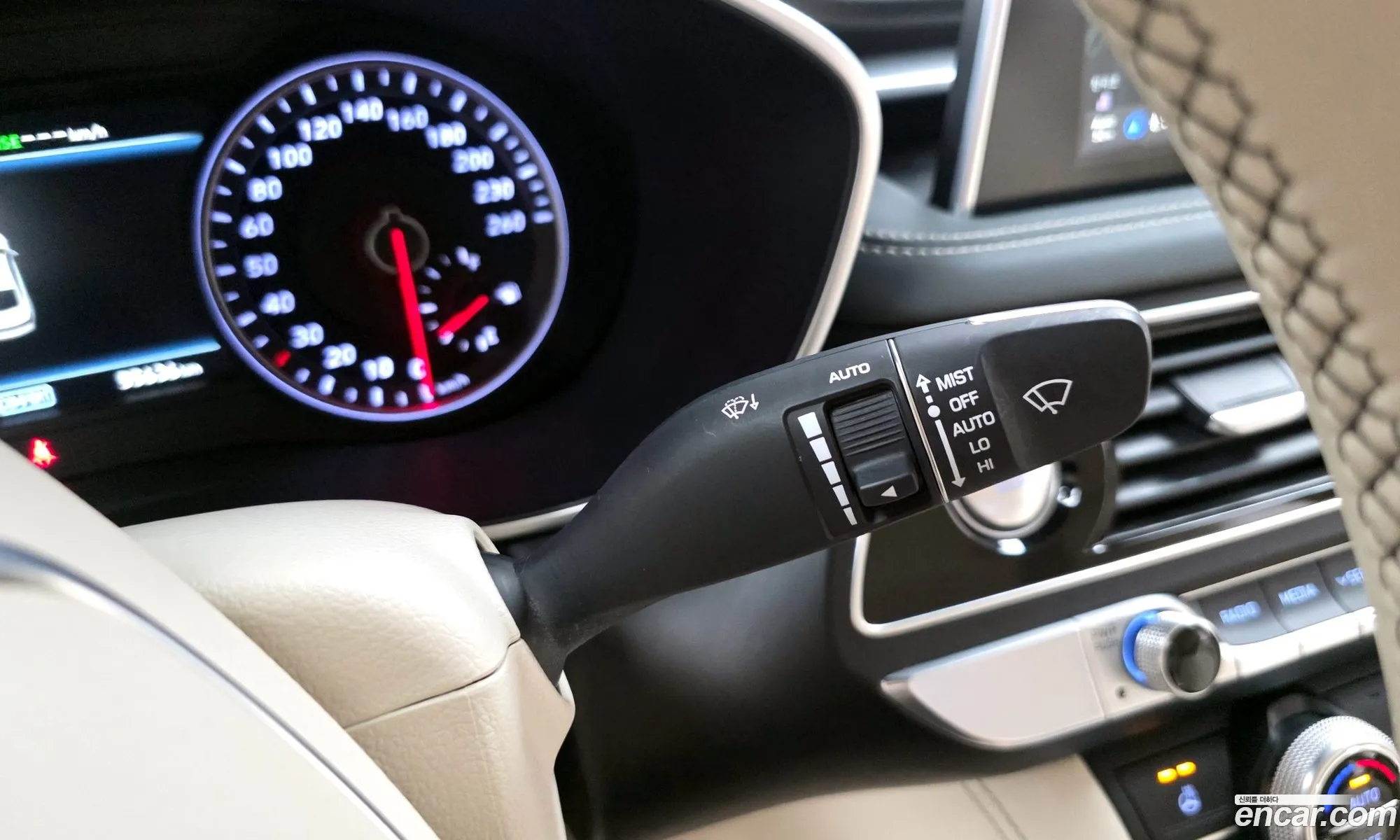 Genesis G70 2019 — 12