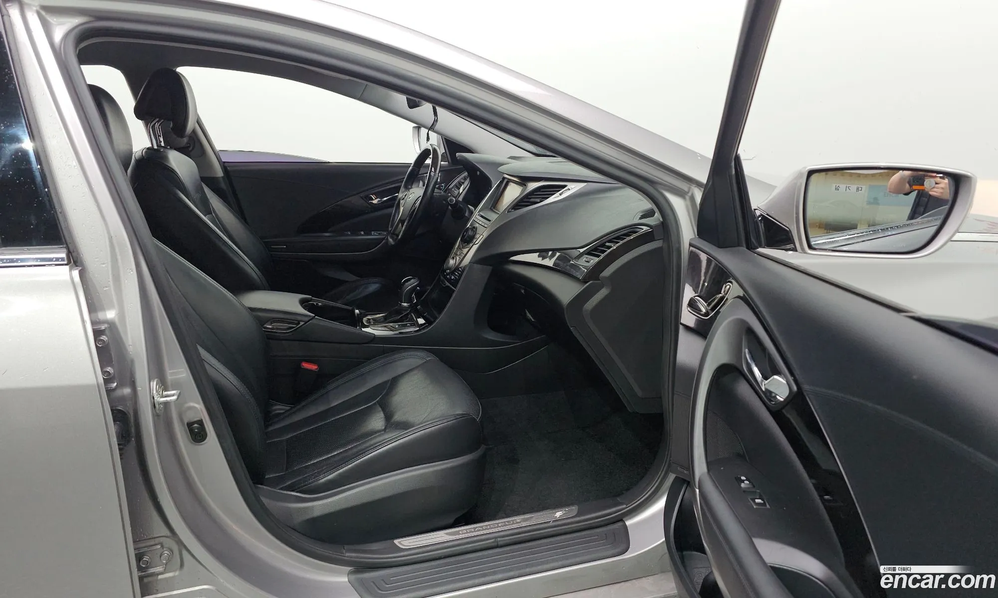 Hyundai Grandeur HG 2012 — 25