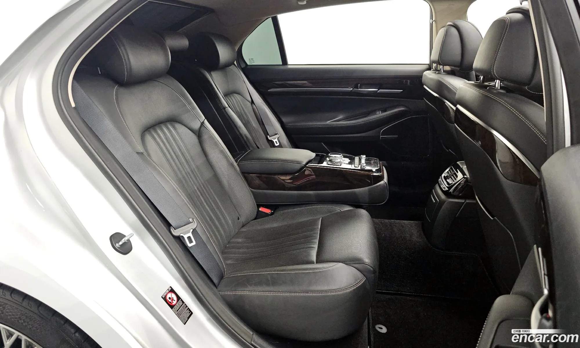 Genesis G90 2019 — 31