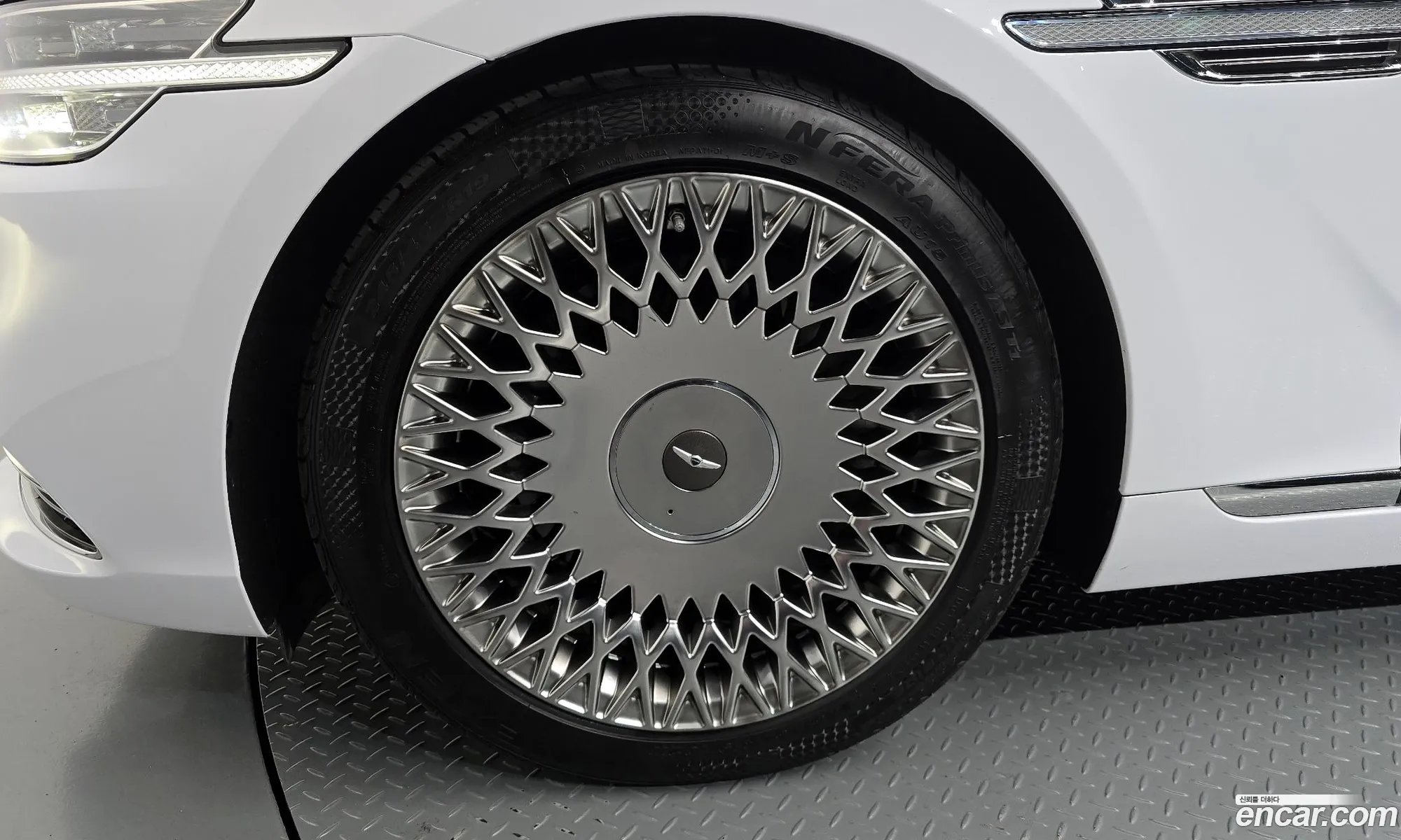 Genesis G90 2019 — 14