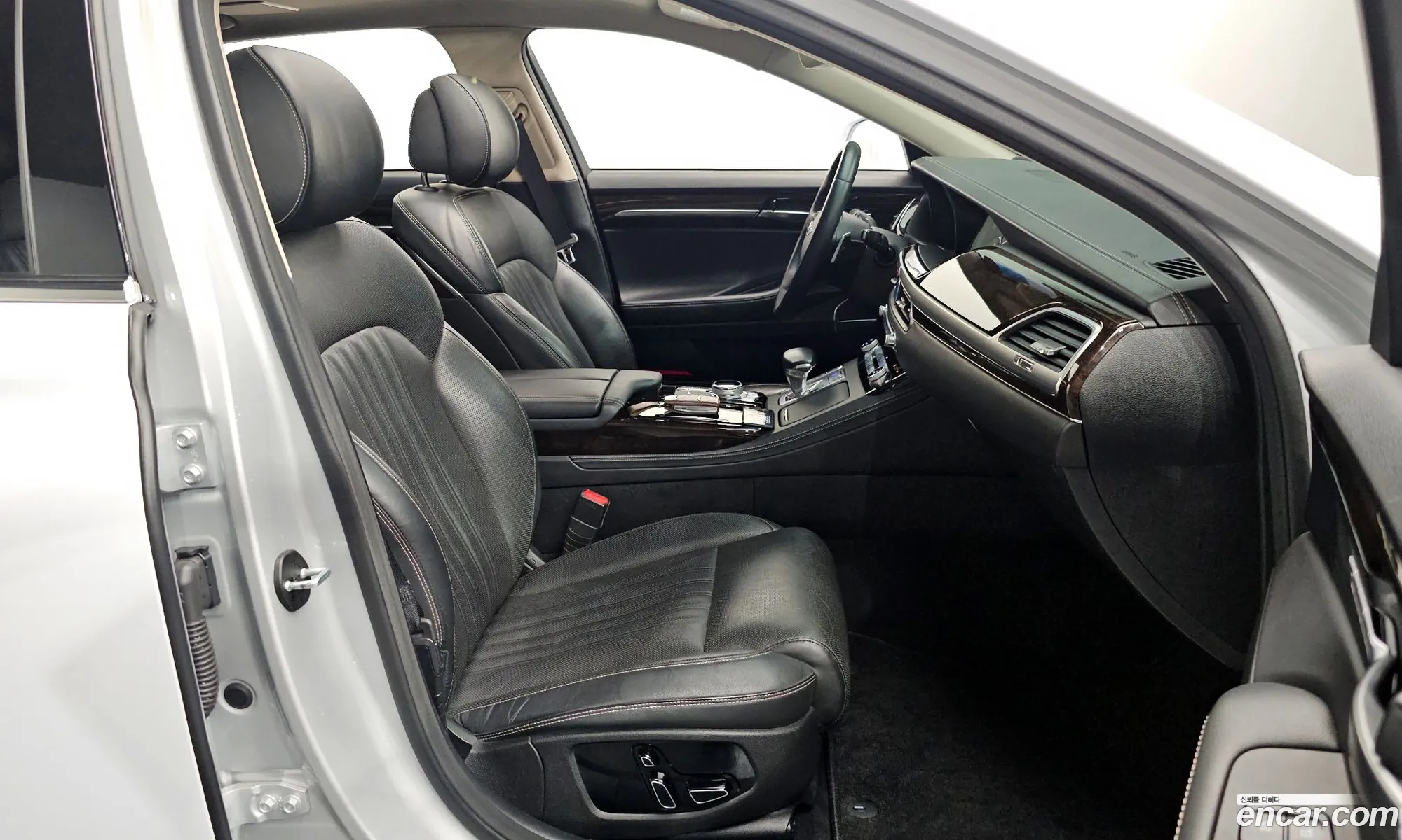 Genesis G90 2019 — 10