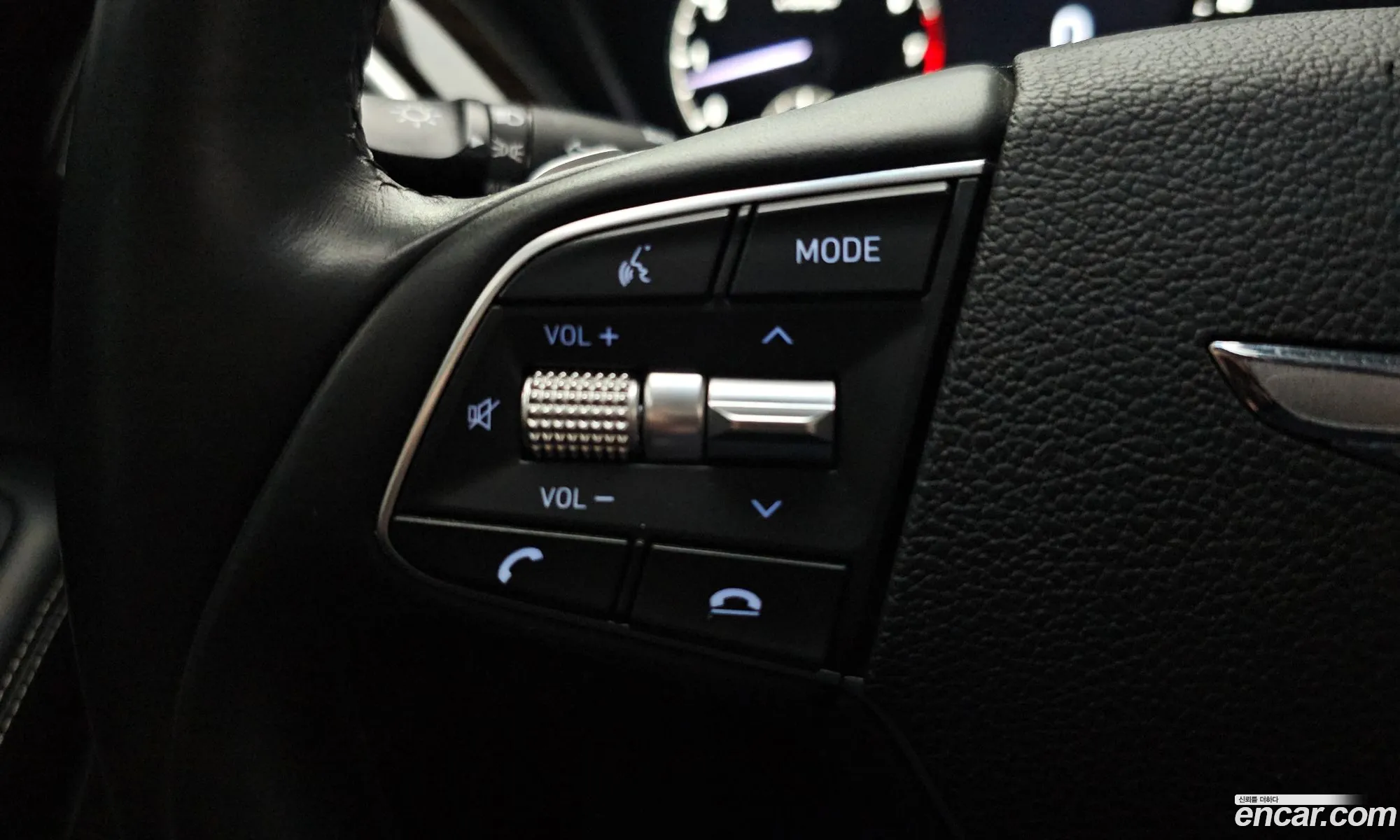 Genesis G90 2019 — 32