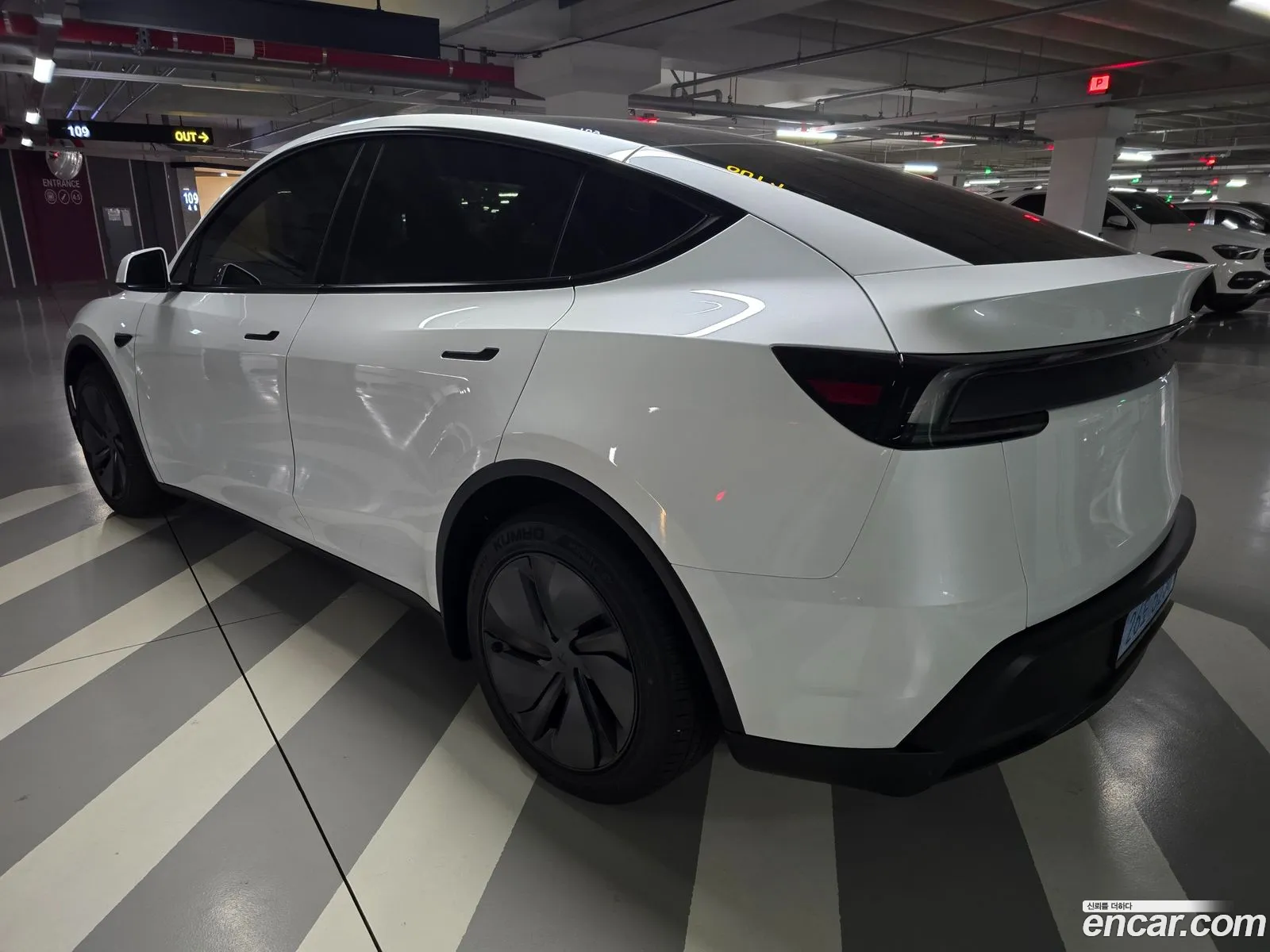 Tesla Model Y 2025 — 13