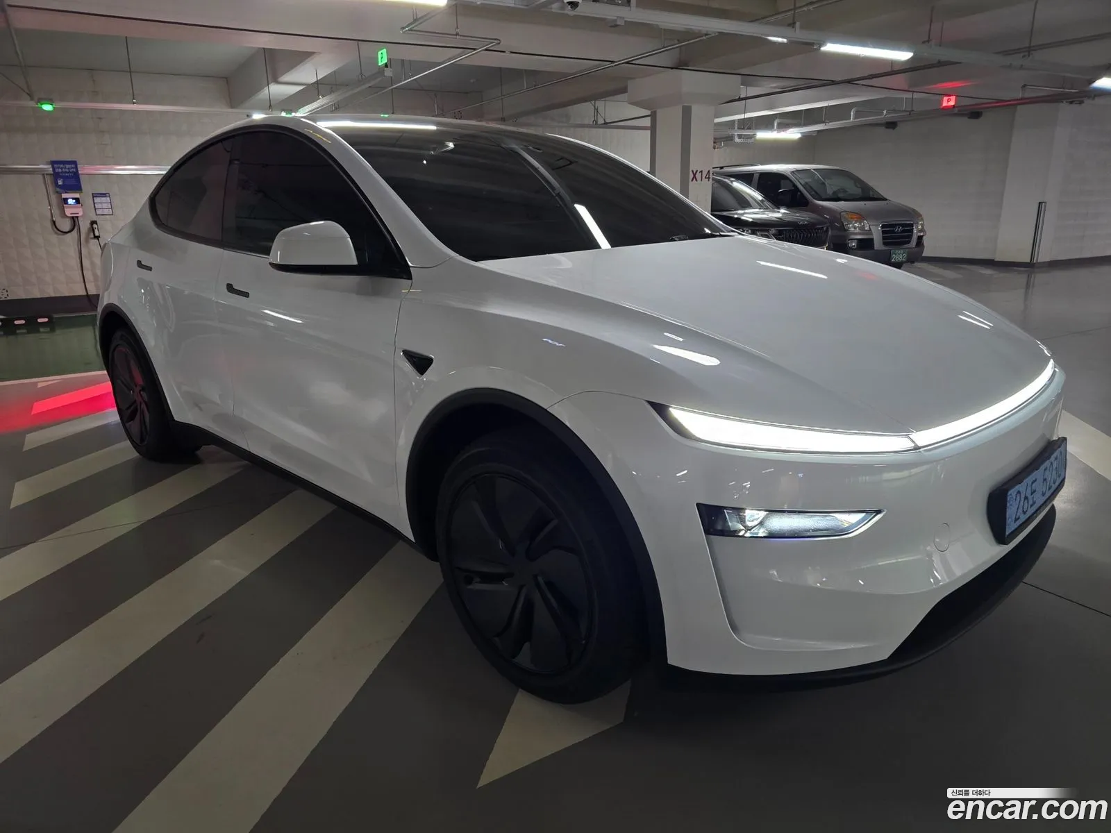 Tesla Model Y 2025 — 9