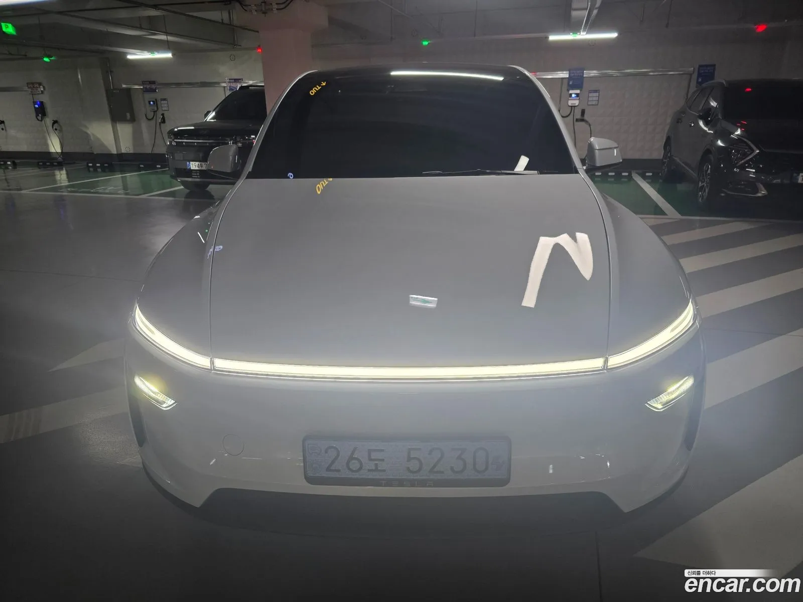 Tesla Model Y 2025 — 8