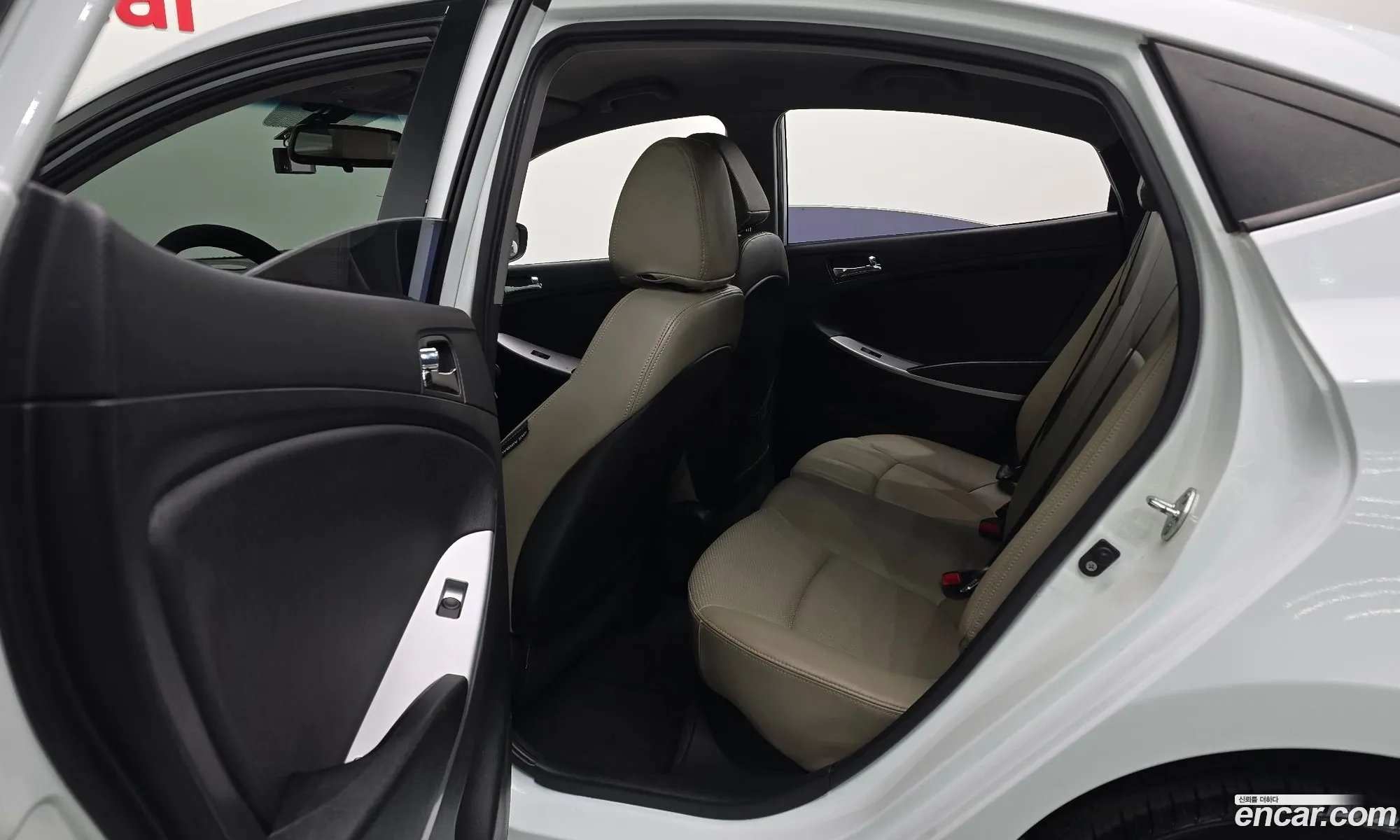 Hyundai Accent 2012 — 29