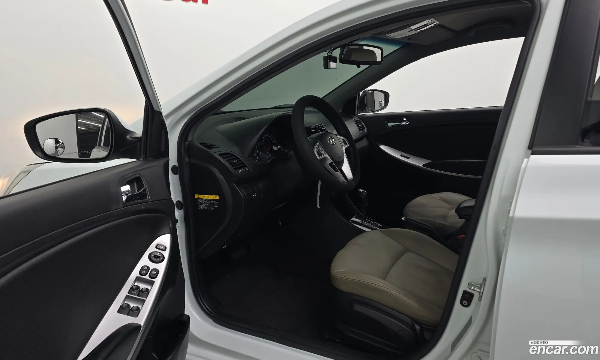 Hyundai Accent 2012 — 23