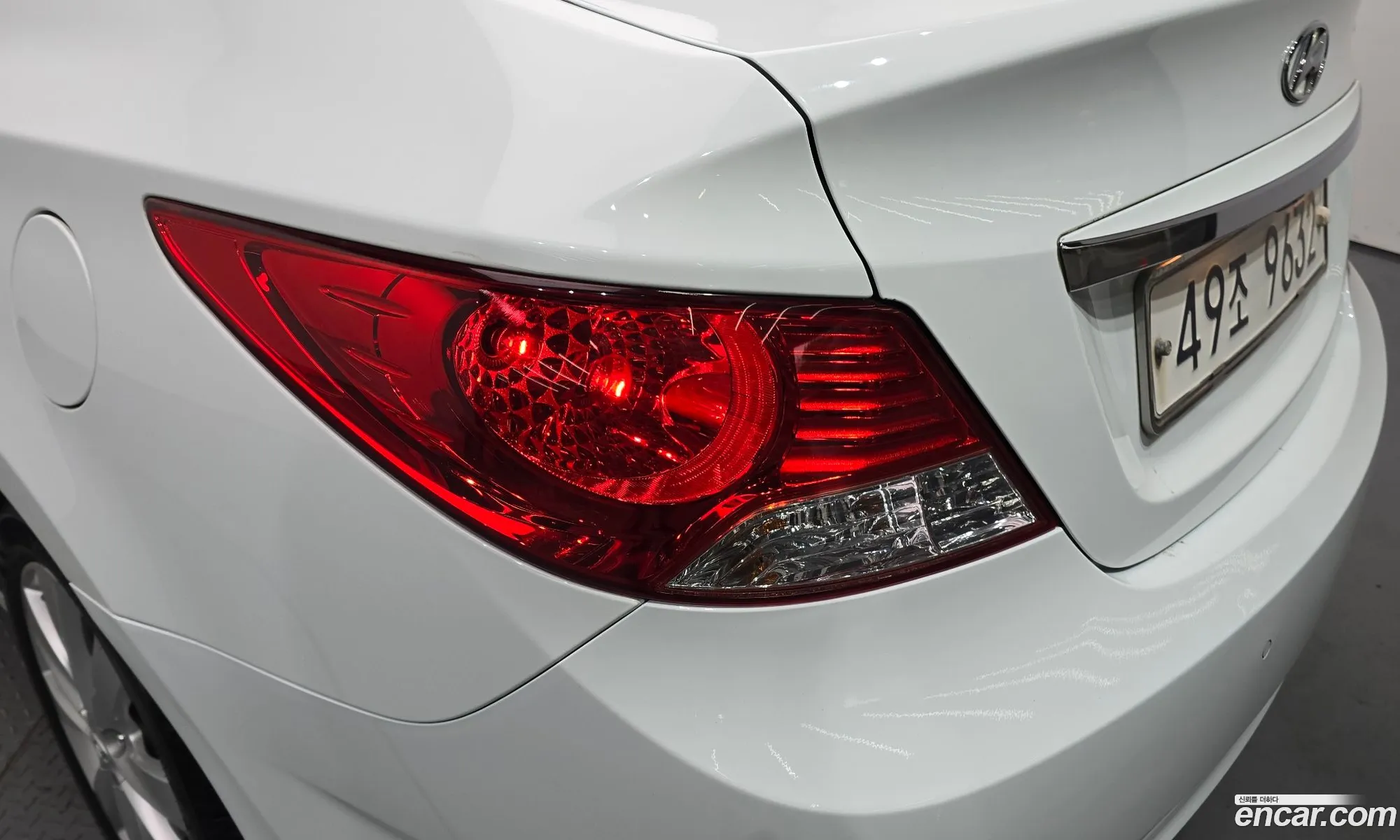 Hyundai Accent 2012 — 24