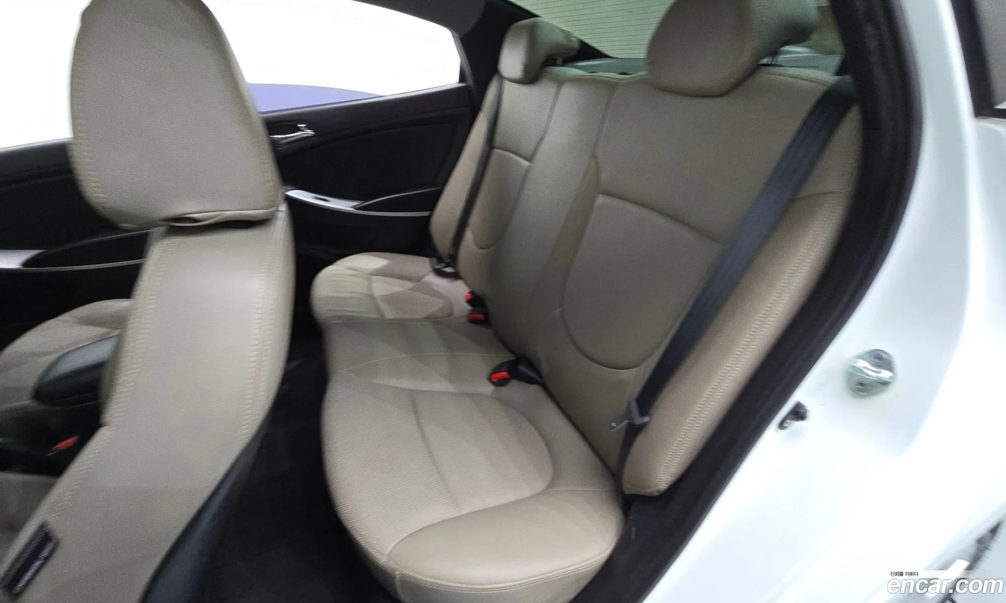 Hyundai Accent 2012 — 14