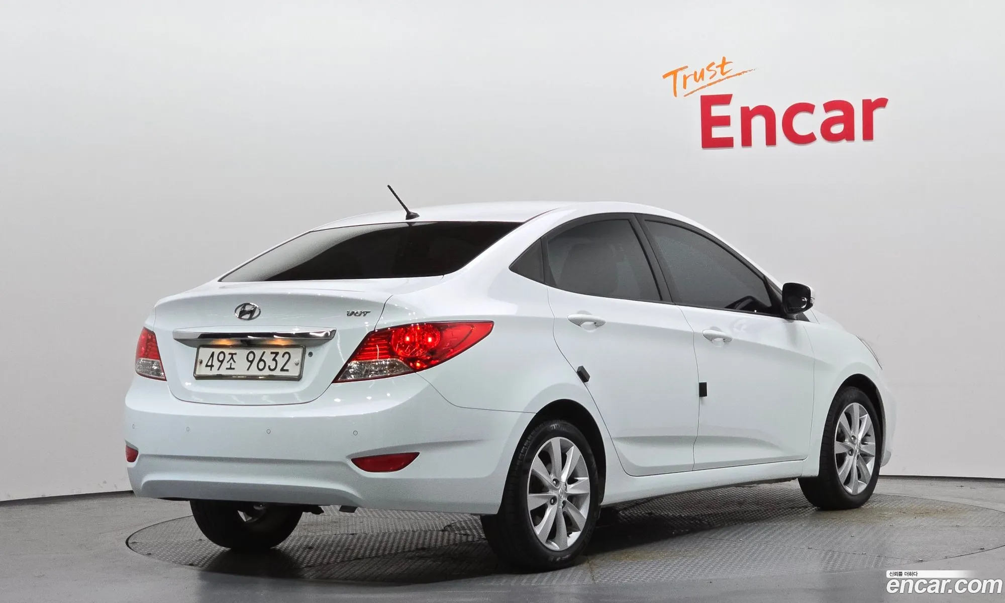 Hyundai Accent 2012 — 3