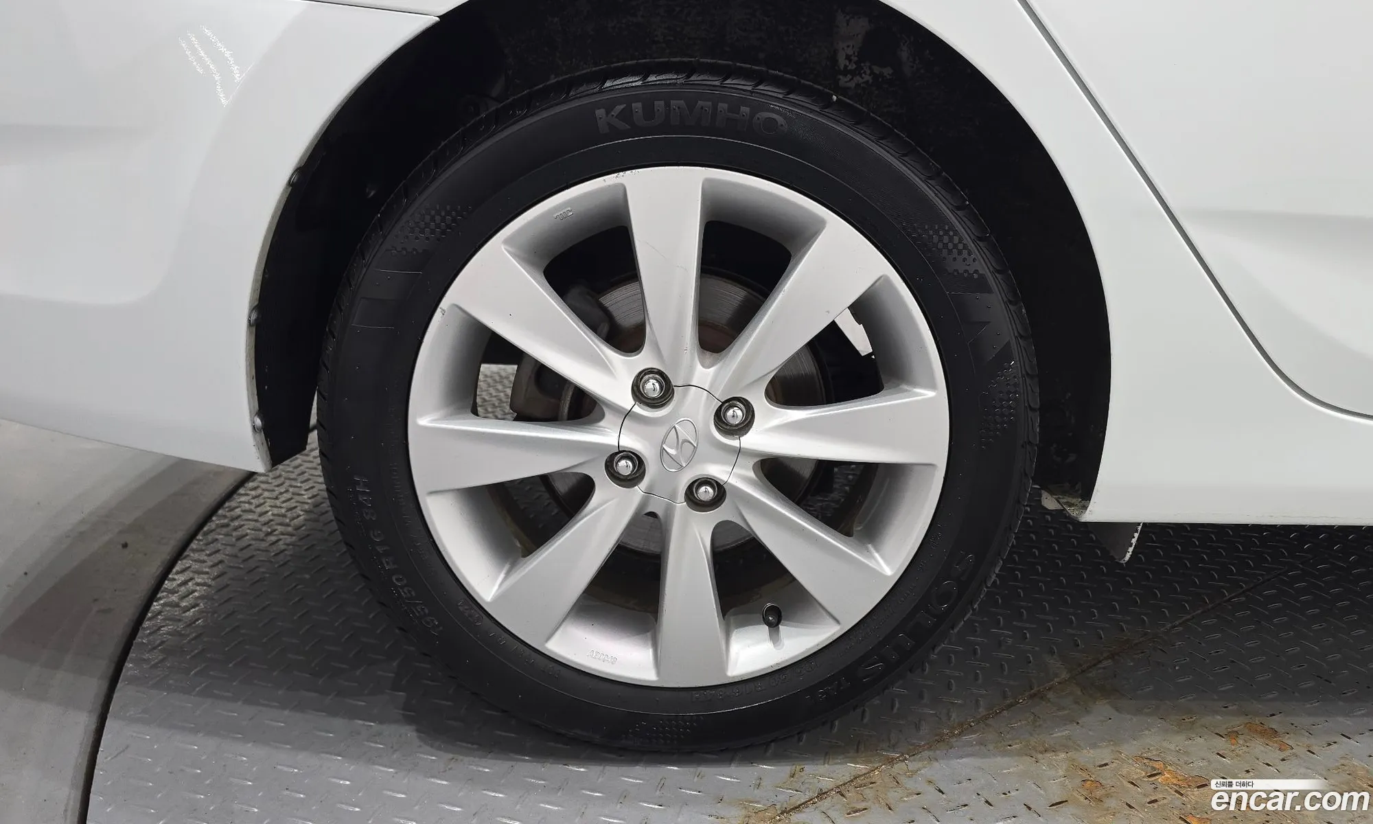 Hyundai Accent 2012 — 2