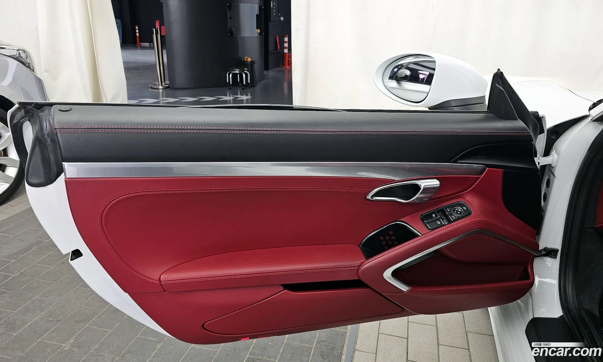 Porsche 718 Cayman 2020 WP0AB2980LS275153 — 26