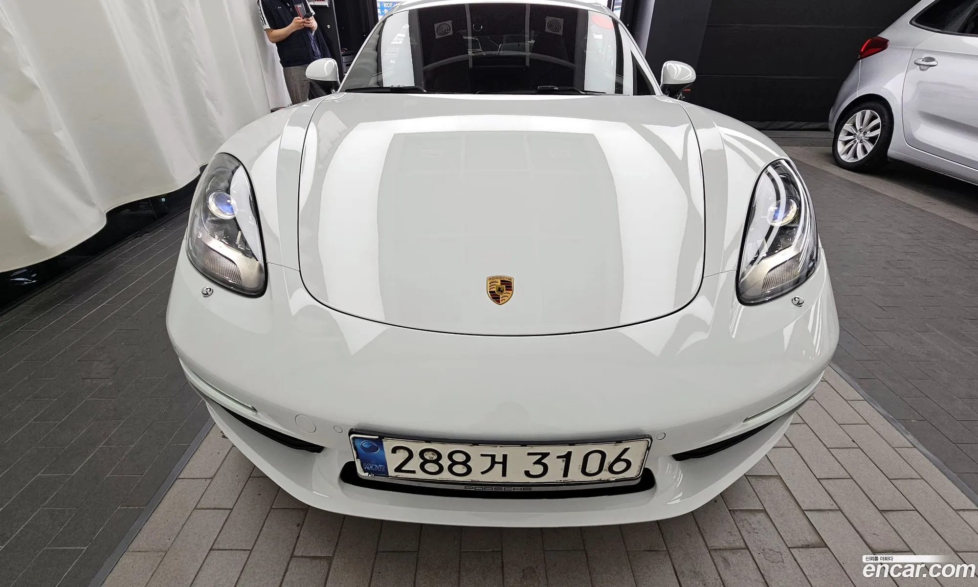 Porsche 718 Cayman 2020 WP0AB2980LS275153 — 34