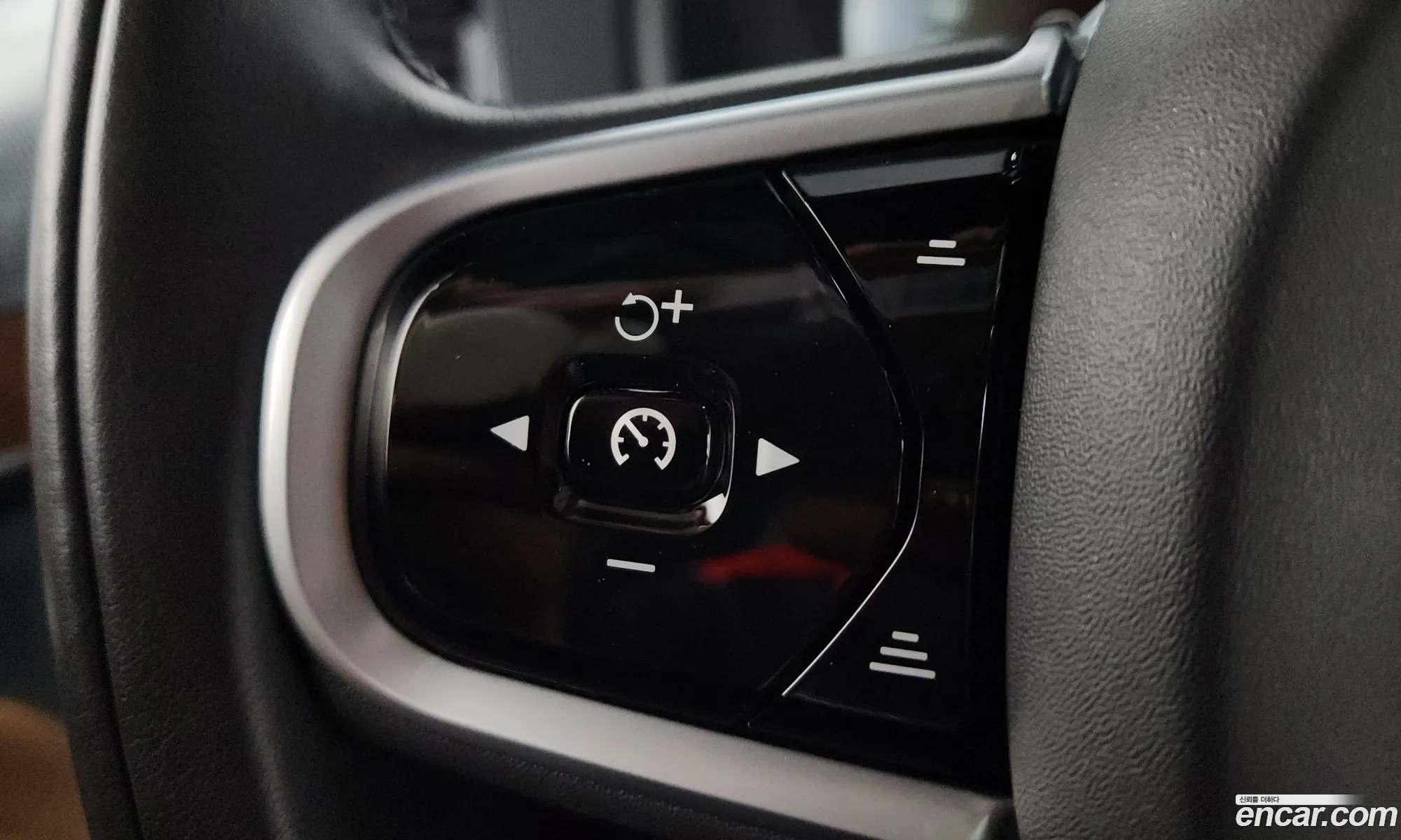 Volvo XC90 2019 YV1LFA22CK1479073 — 17