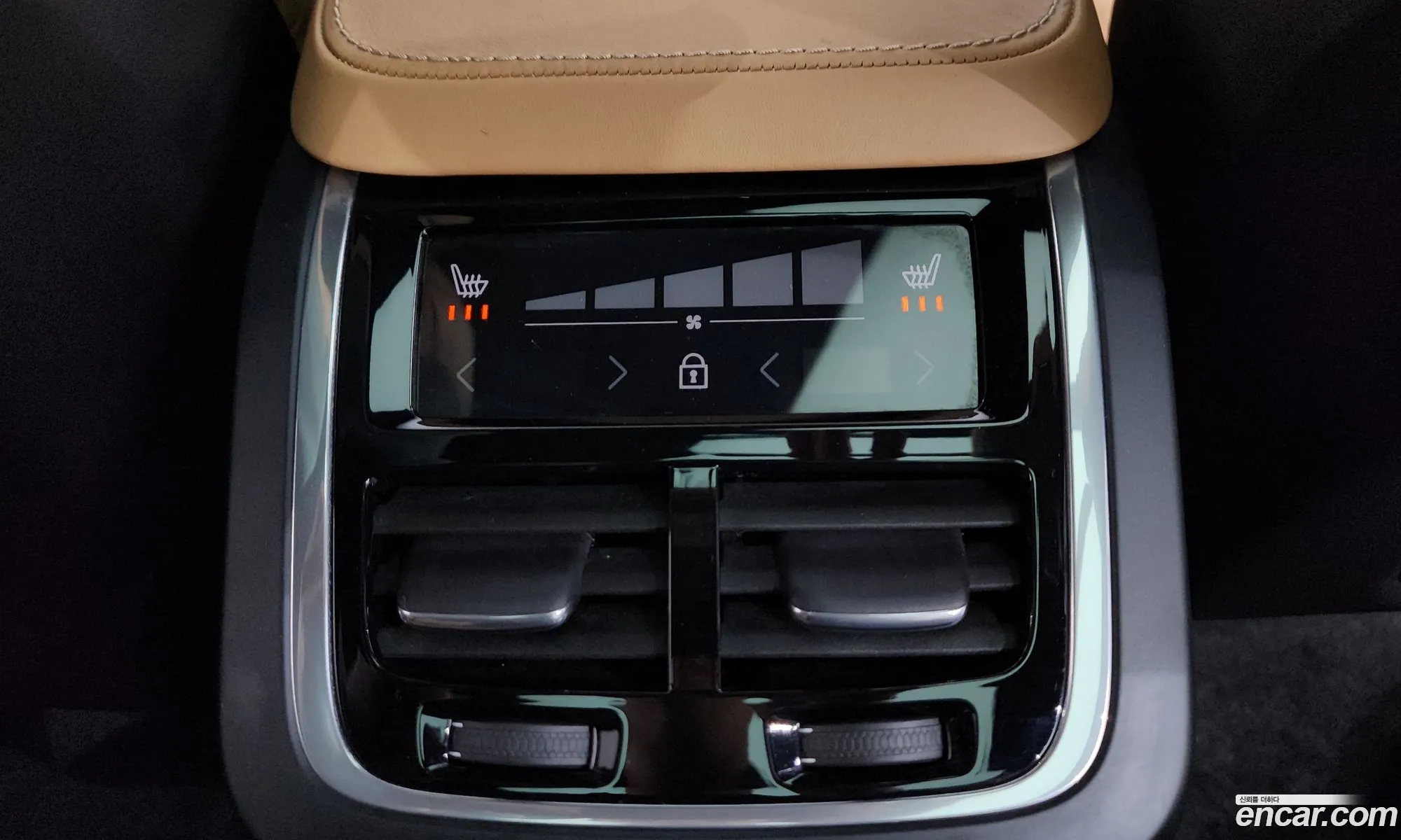 Volvo XC90 2019 YV1LFA22CK1479073 — 16
