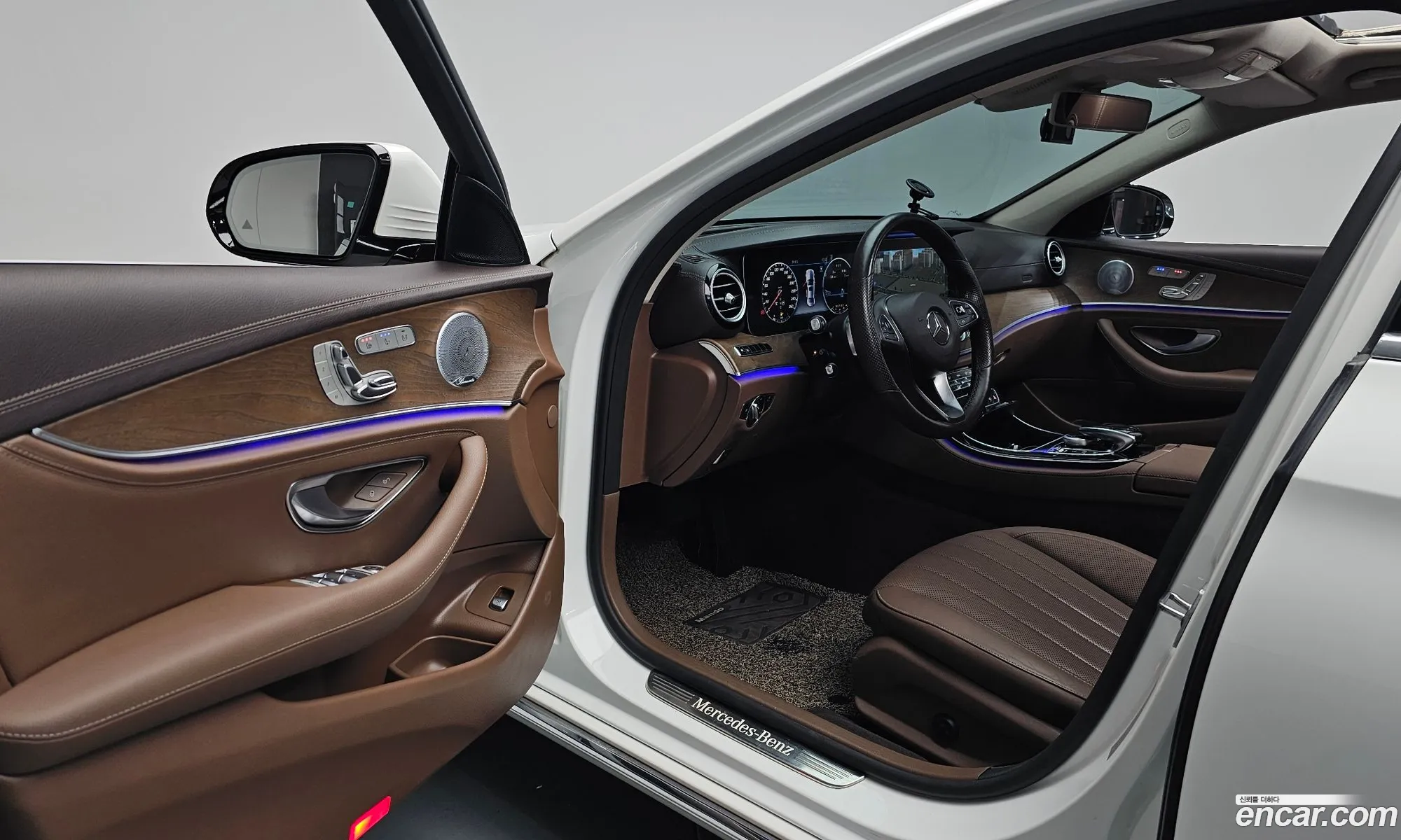 Mercedes-Benz E-Class W213 2018 — 14