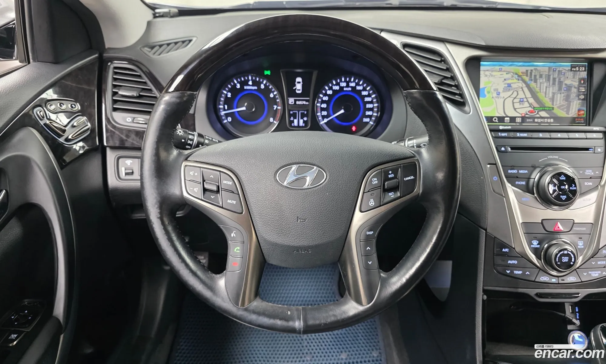 Hyundai Grandeur HG 2013 — 20