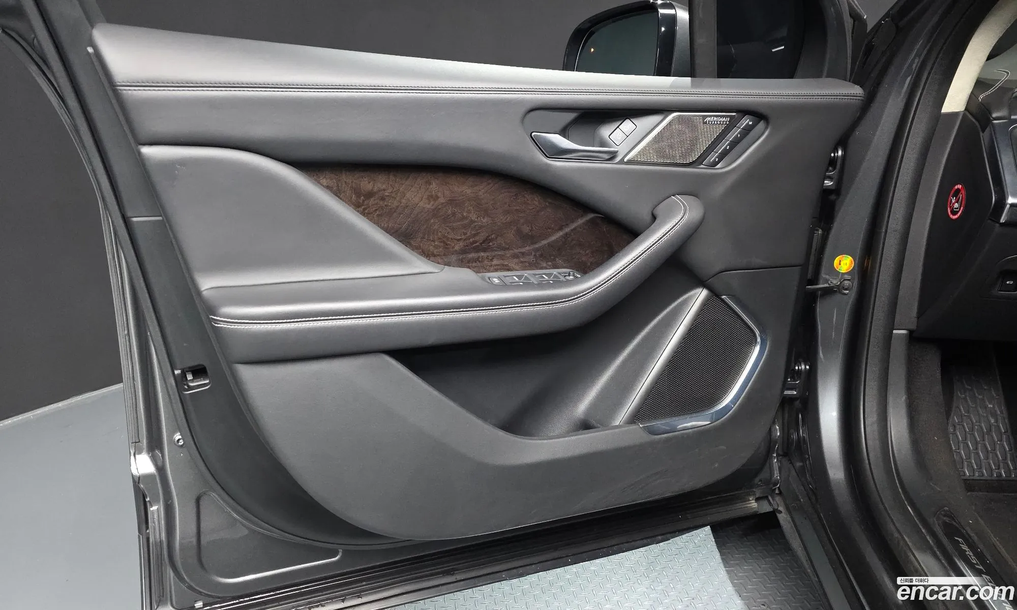 Jaguar I-Pace 2019 — 26