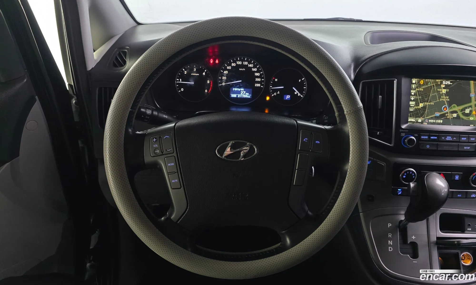 Hyundai Grand Starex 2018 — 12