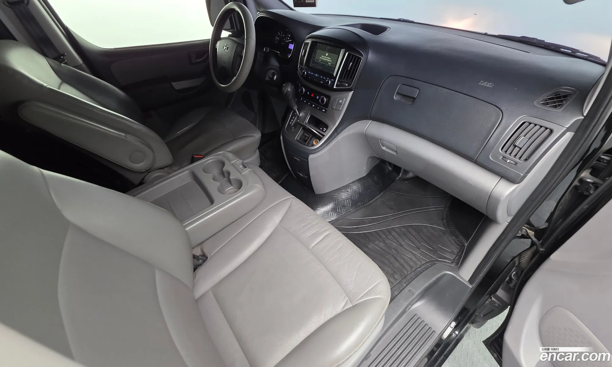Hyundai Grand Starex 2018 — 19