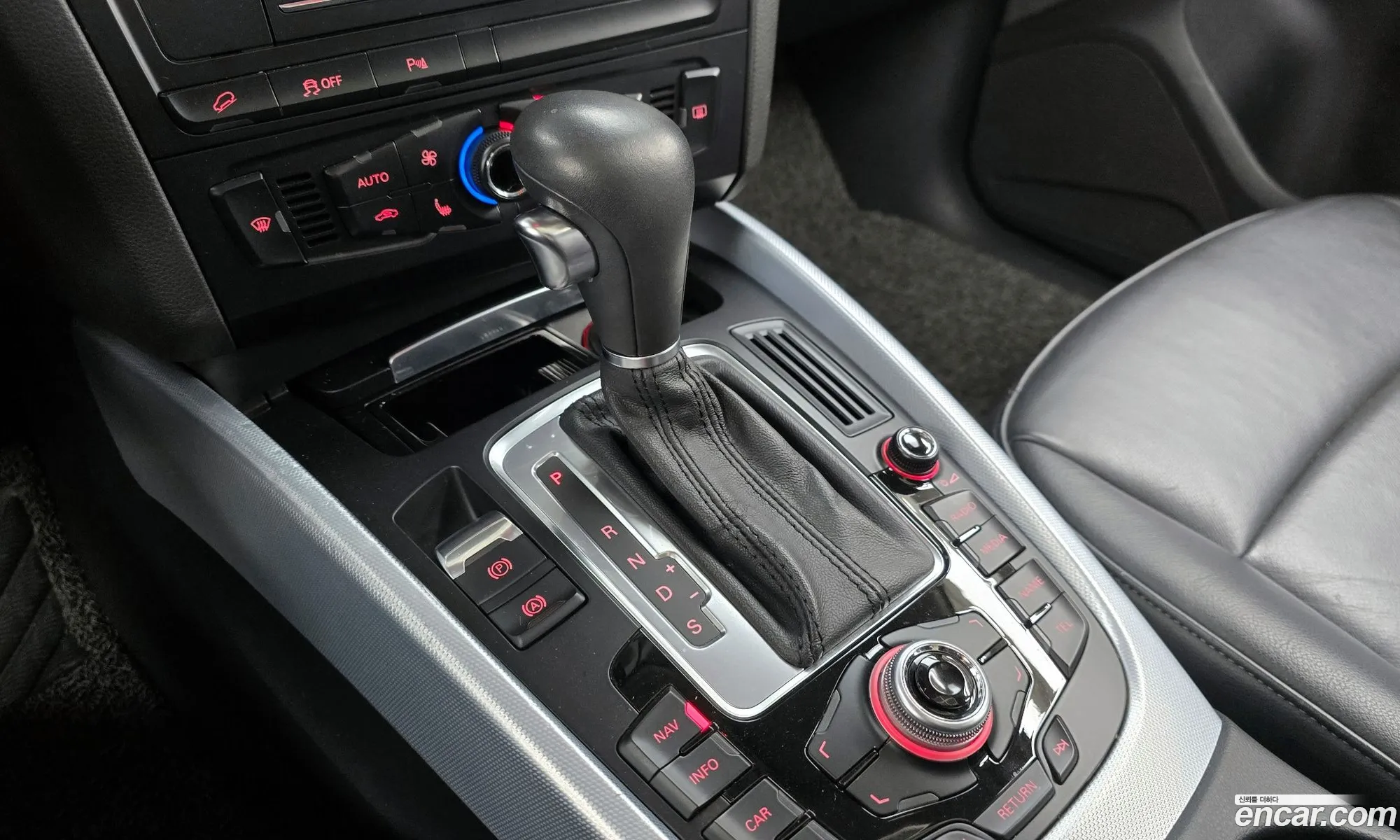 Audi Q5 2012 WAUZZZ8R0CA044077 — 2