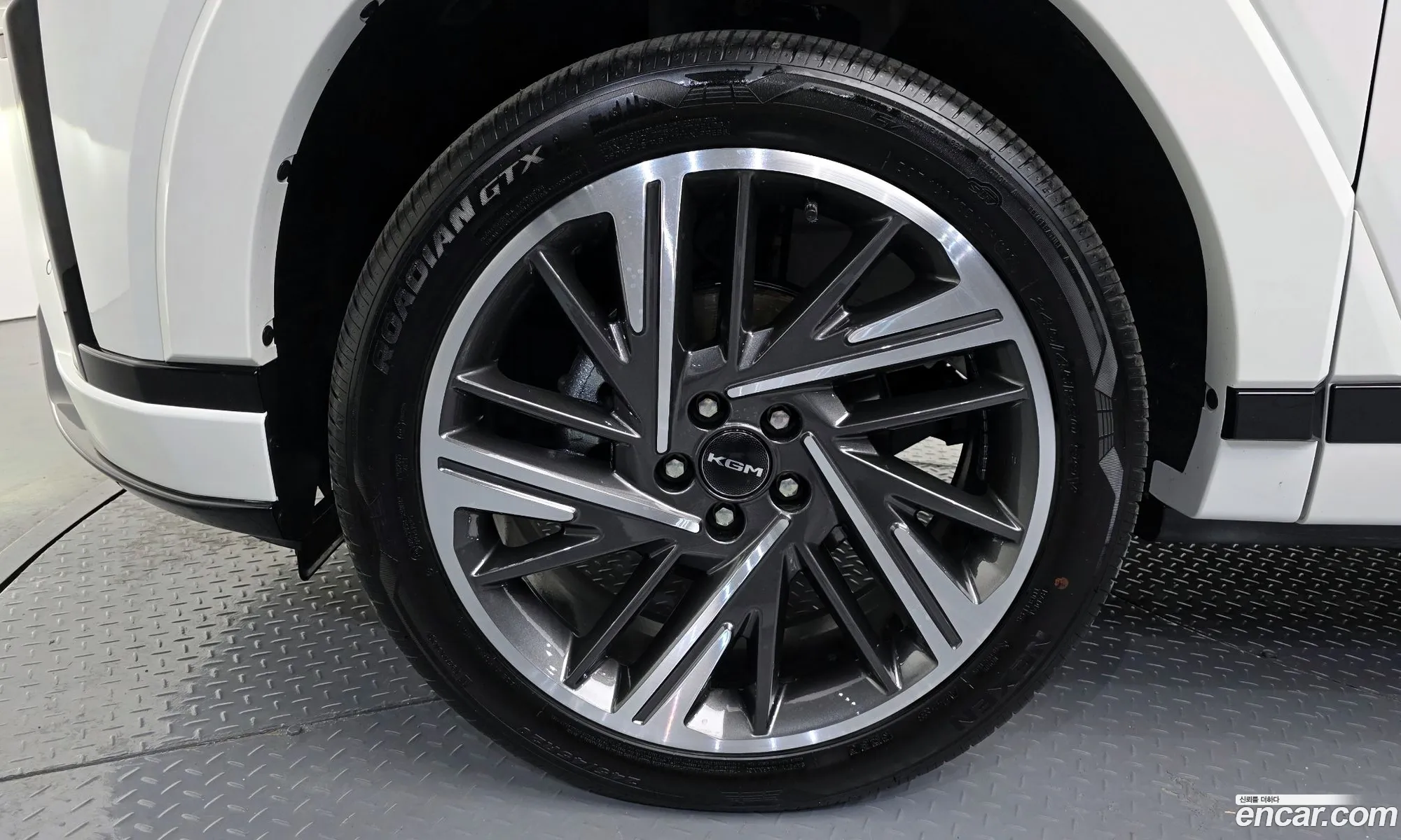 KG Mobility (SsangYong) Actyon 2025 — 15
