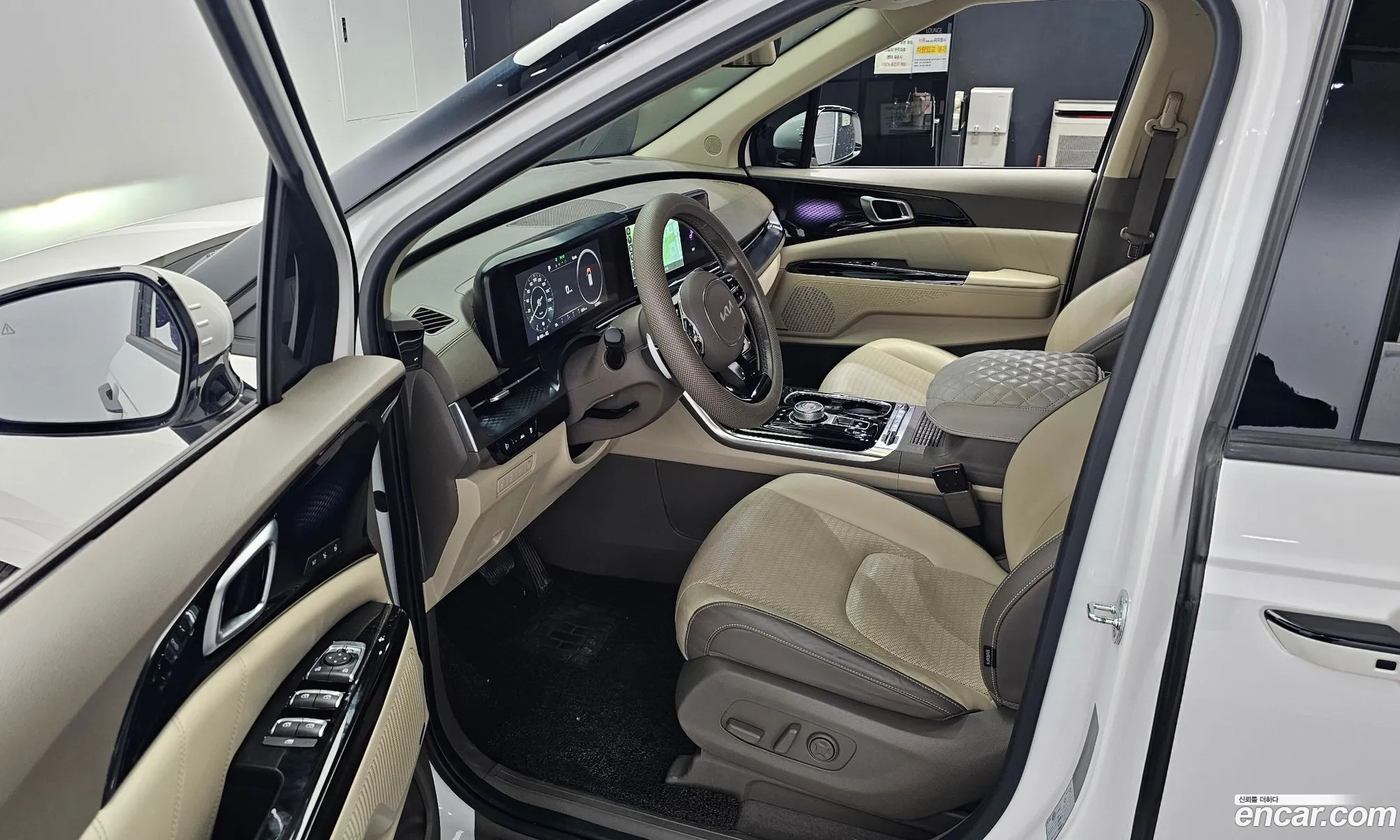 Kia Carnival 2021 — 32