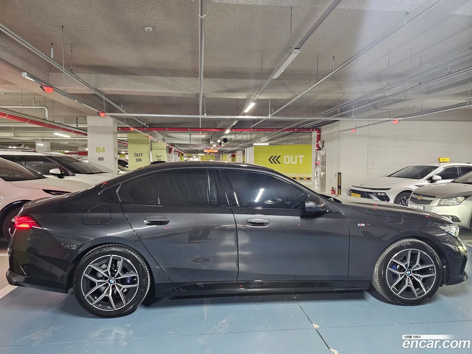 BMW 5 Series 2025 — 8