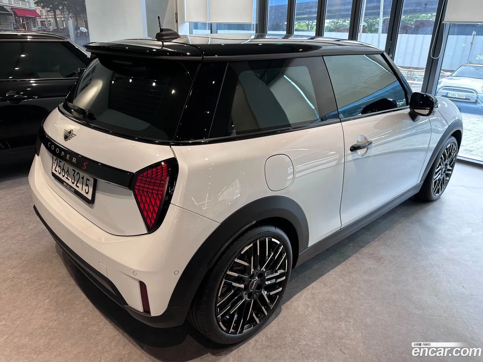 Mini Cooper S 2024 — 3