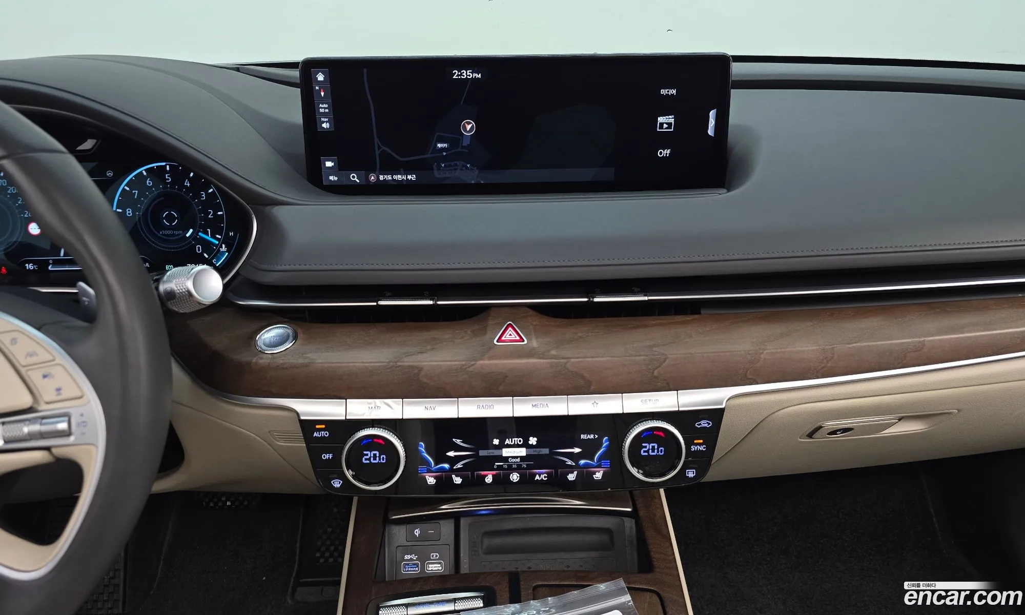 Genesis G80 2022 — 32