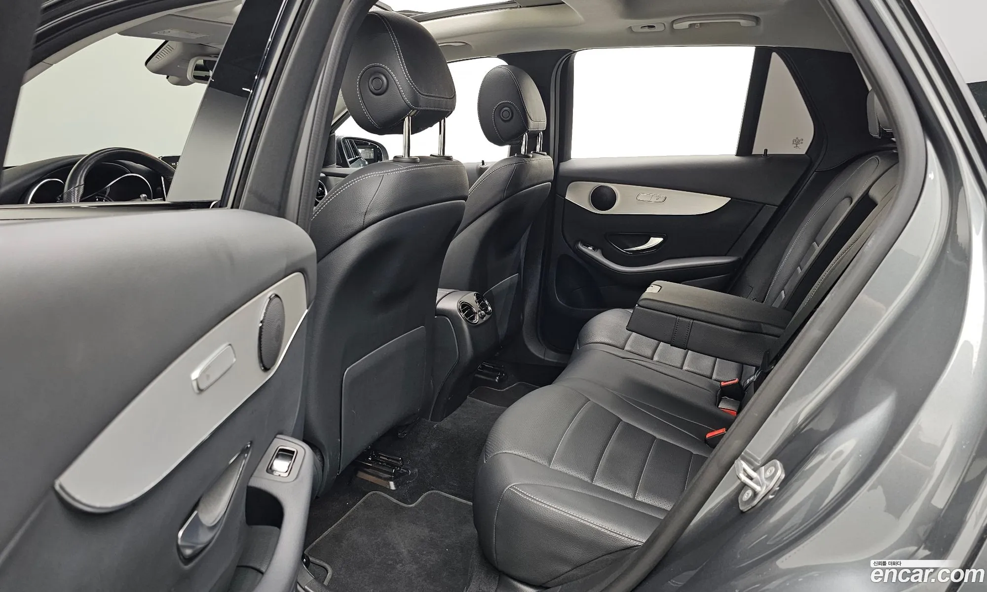 Mercedes-Benz GLC-Class X253 2019 — 32