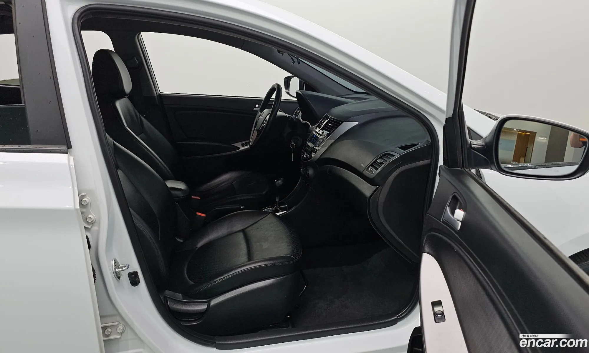 Hyundai Accent 2016 — 3