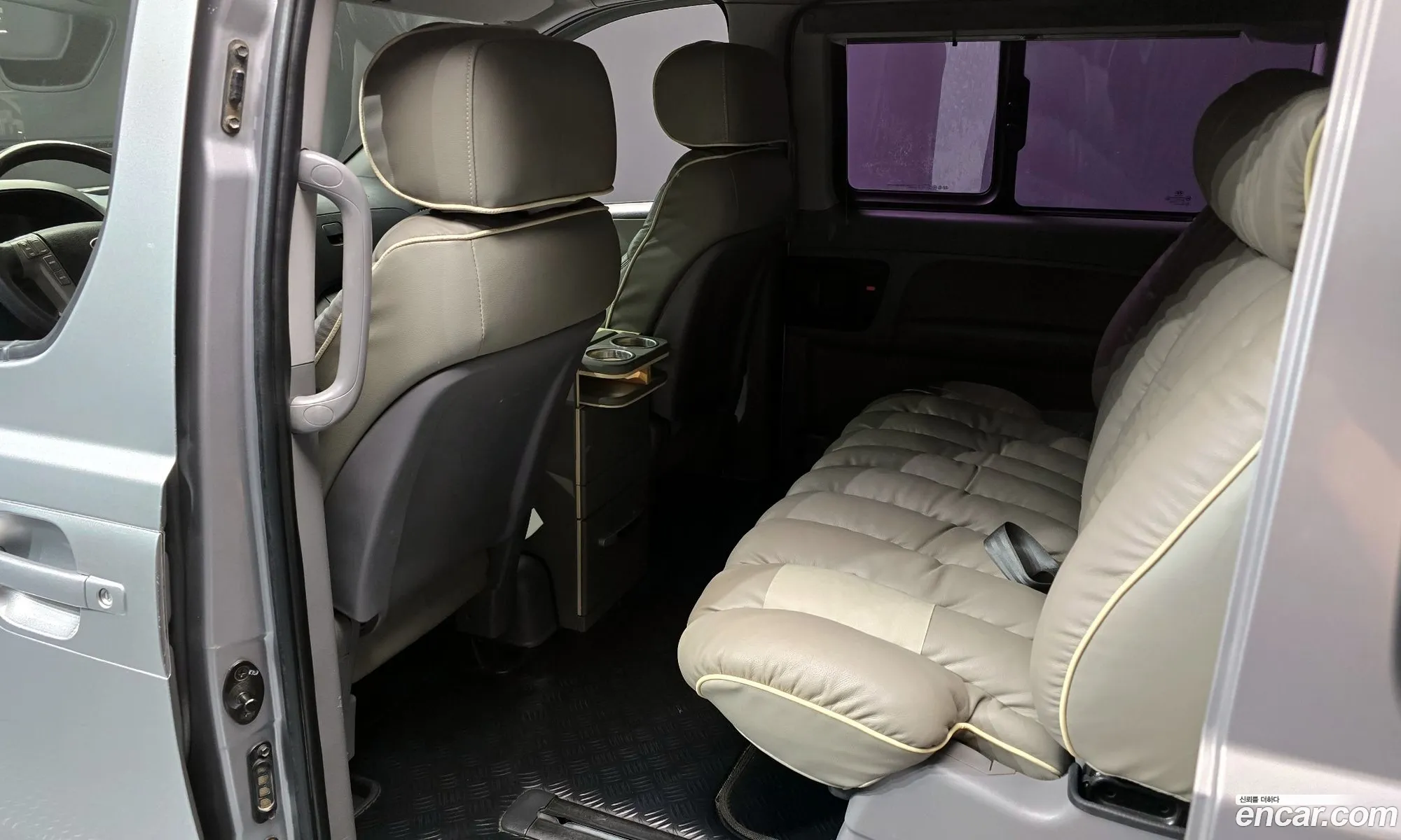 Hyundai Grand Starex 2012 — 32