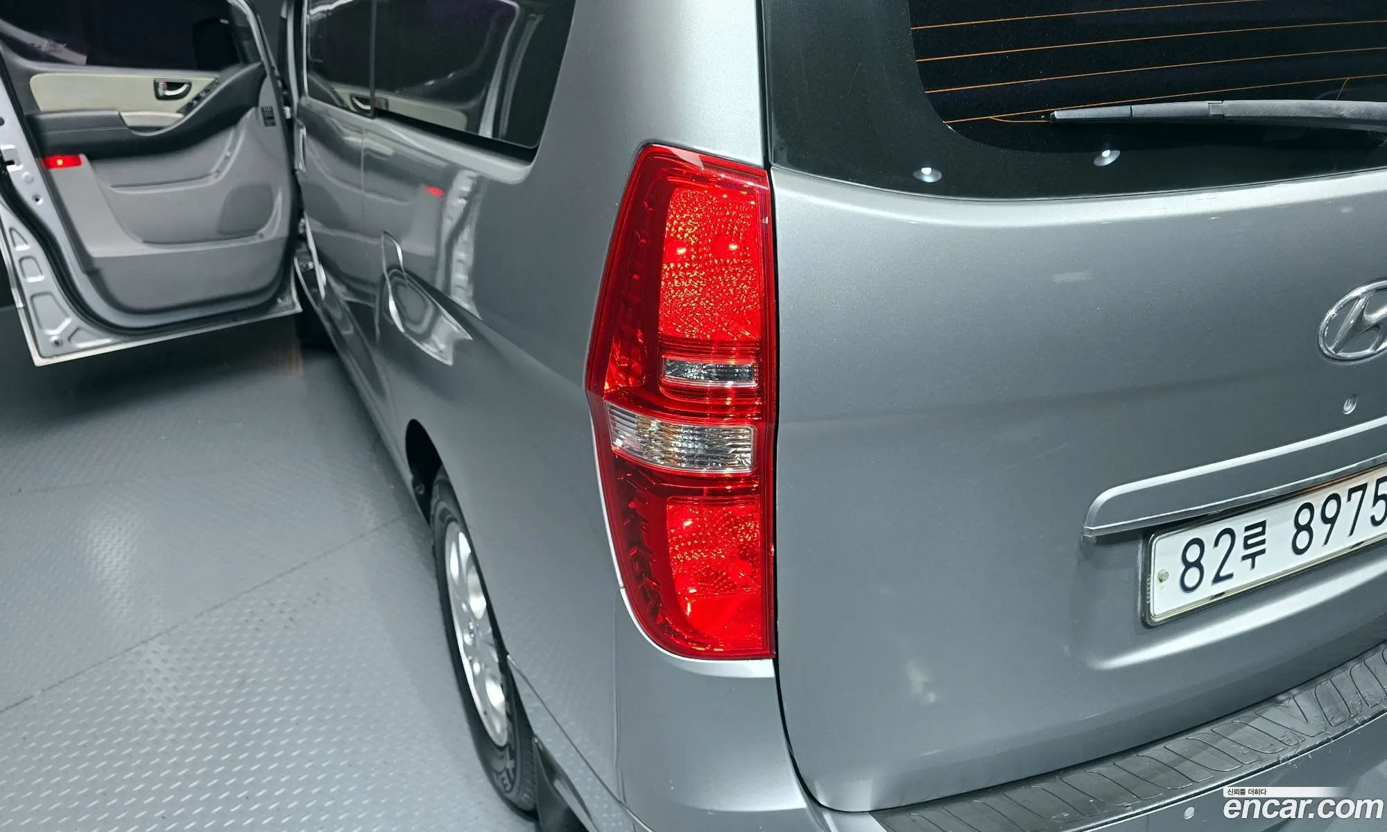 Hyundai Grand Starex 2012 — 11