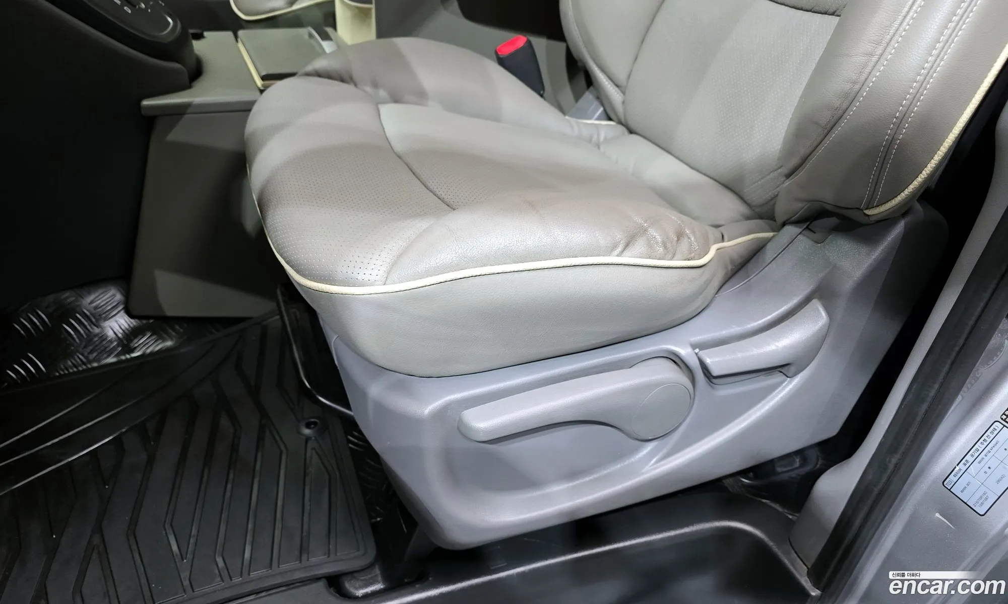 Hyundai Grand Starex 2012 — 22