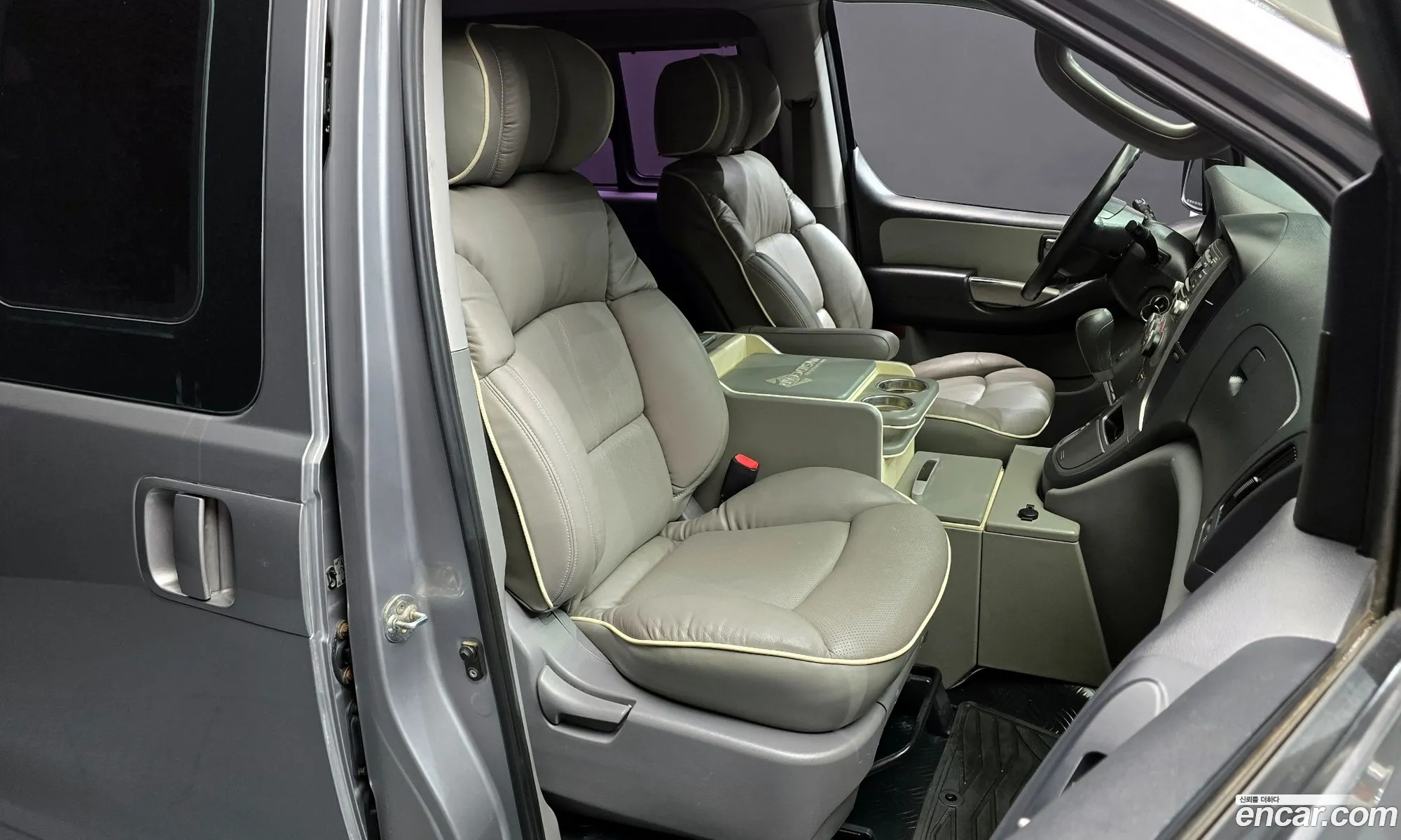 Hyundai Grand Starex 2012 — 18