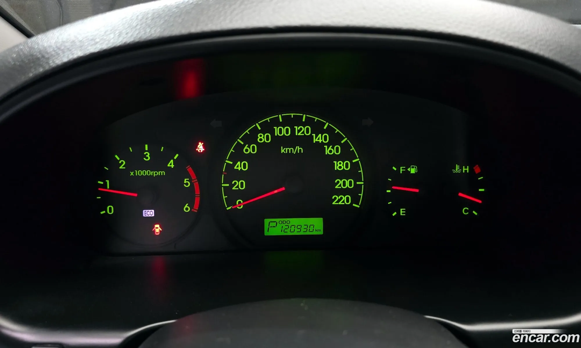 Hyundai Grand Starex 2012 — 16