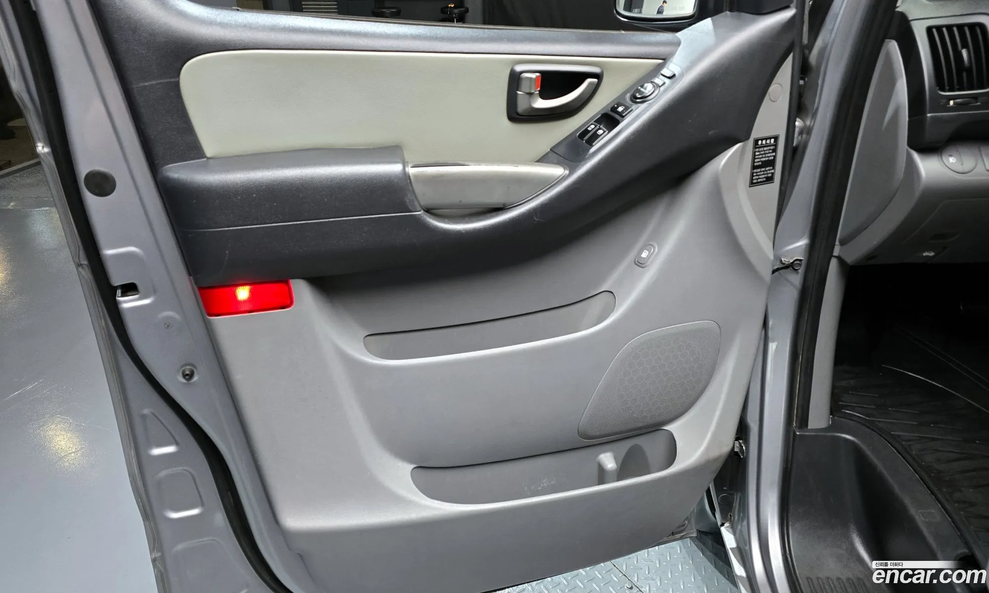 Hyundai Grand Starex 2012 — 14